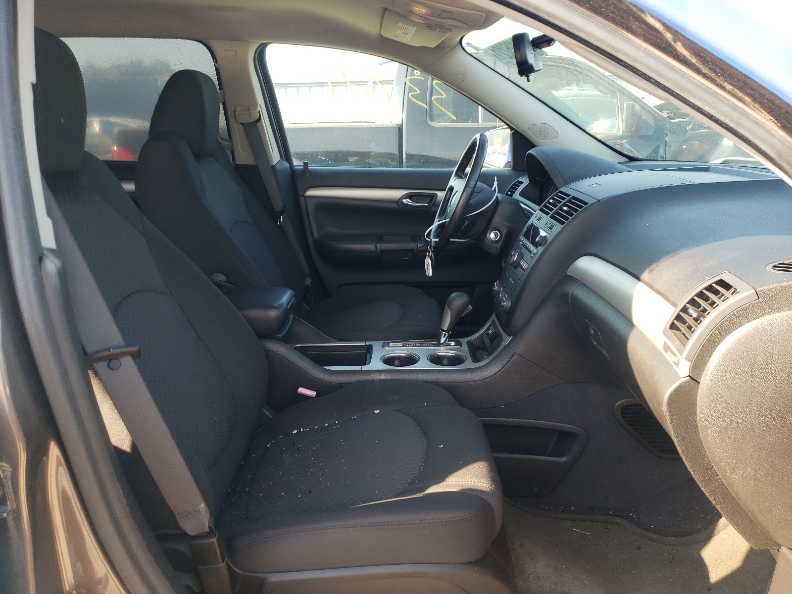 Photo 5 from auction – 2010 SATURN OUTLOOK XE with VIN 5GZLRTED3AJ134009