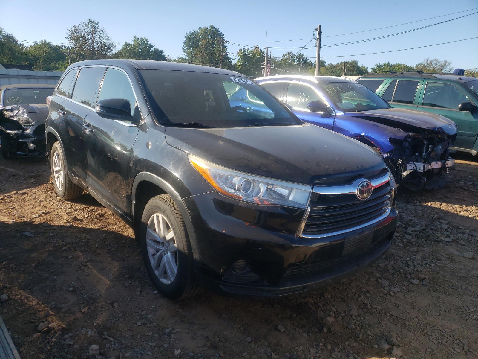 TOYOTA HIGHLANDER 2015 with VIN 5TDBKRFH6FS138040 - Photo from auction