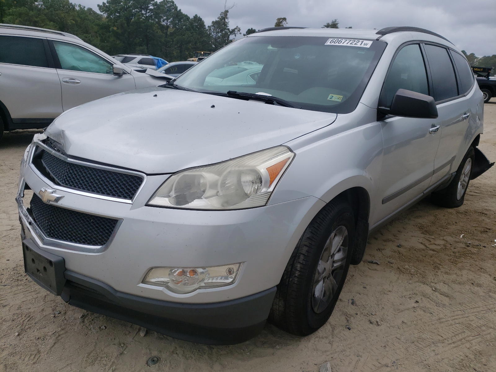 Photo 2 from auction – 2011 CHEVROLET TRAVERSE L with VIN 1GNKRFED2BJ387071