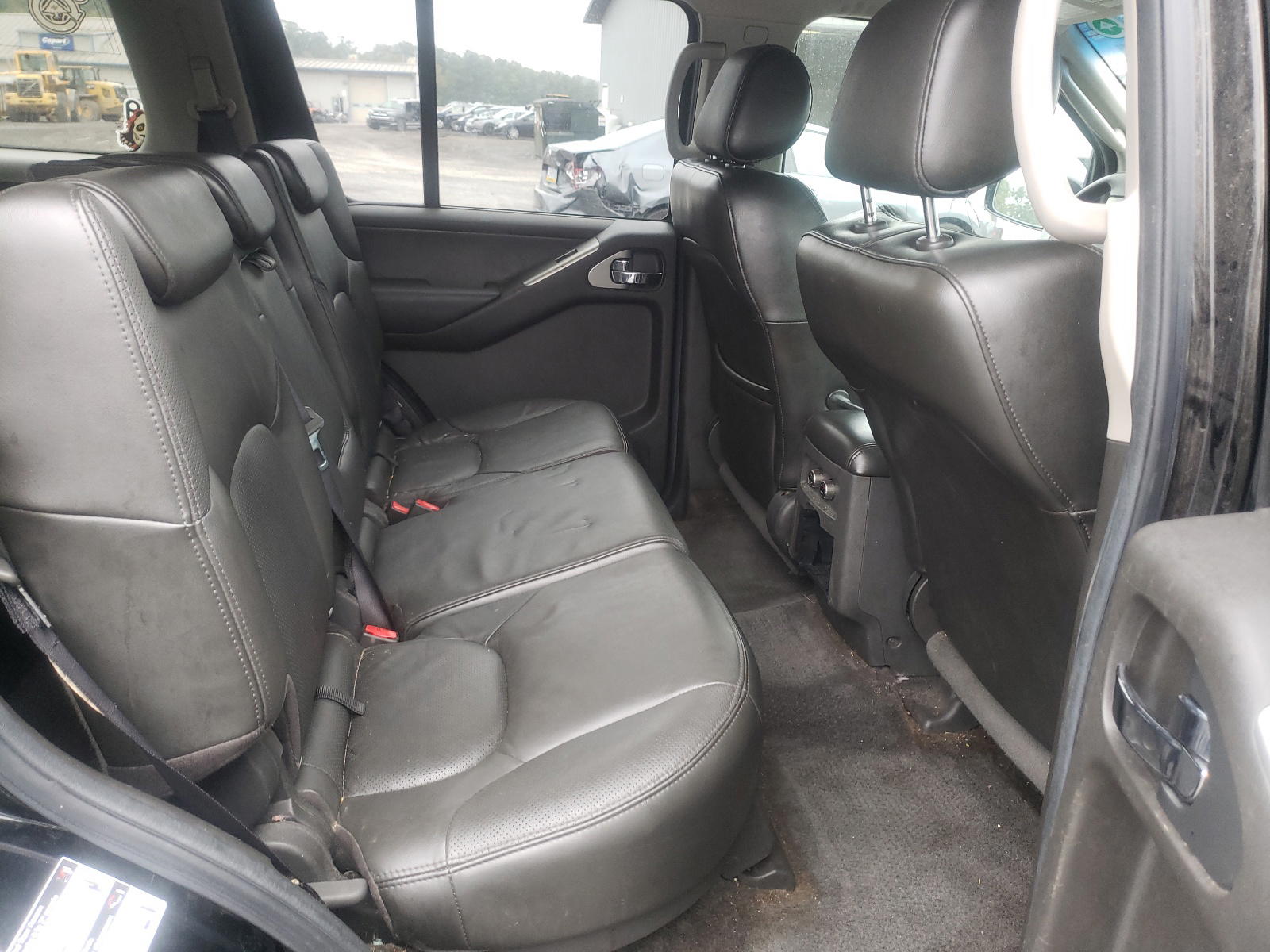 Photo 6 from auction – 2005 NISSAN PATHFINDER with VIN 5N1AR18W55C729198