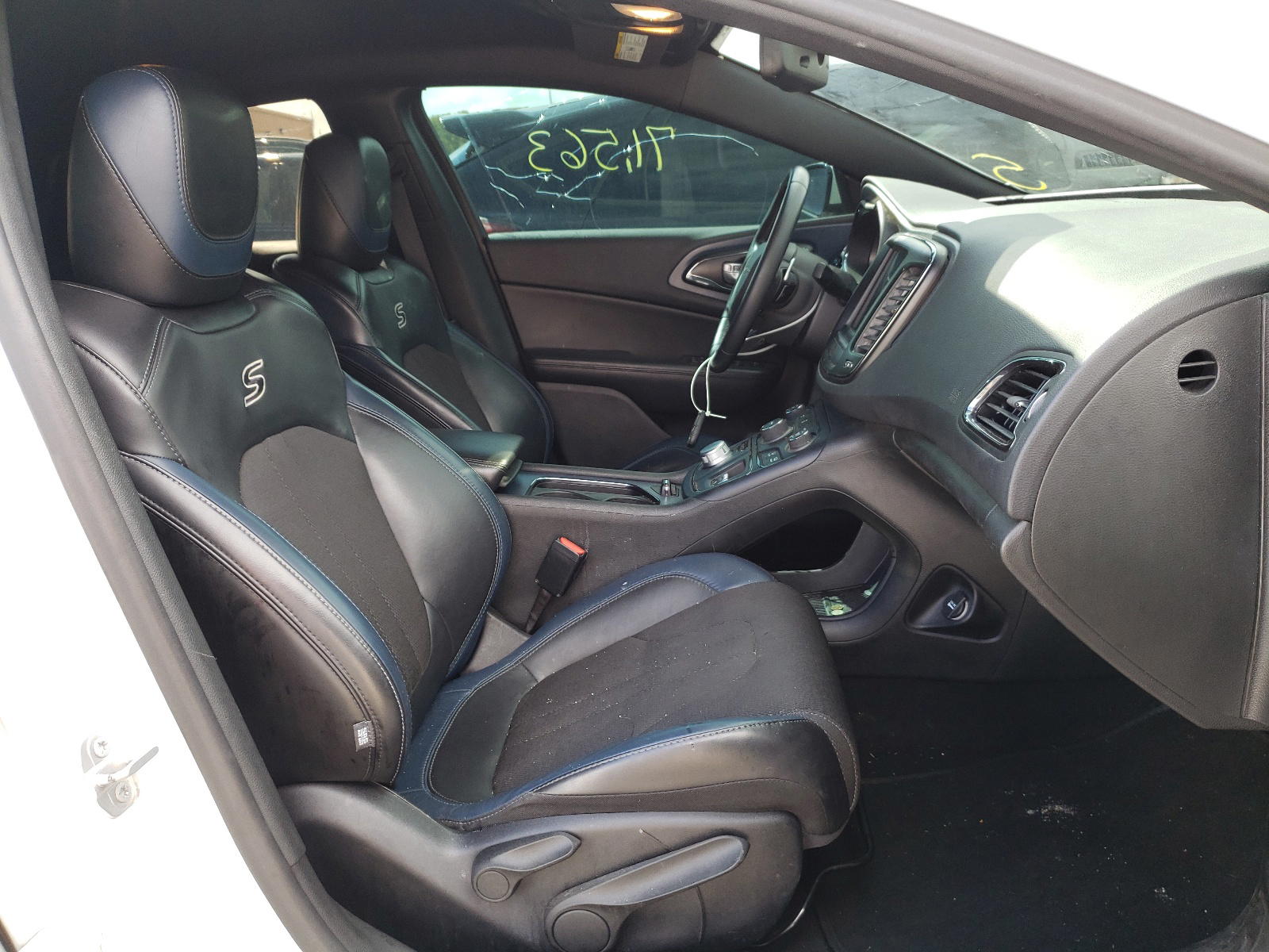 Photo 5 from auction – 2016 CHRYSLER 200 S with VIN 1C3CCCBBXGN130177