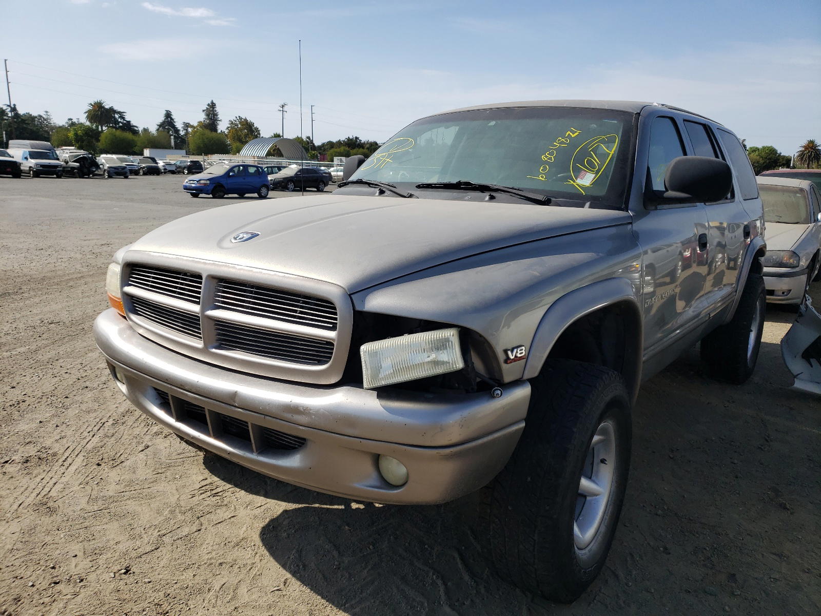 Photo 2 from auction – 2000 DODGE DURANGO with VIN 1B4HS28N6YF260871