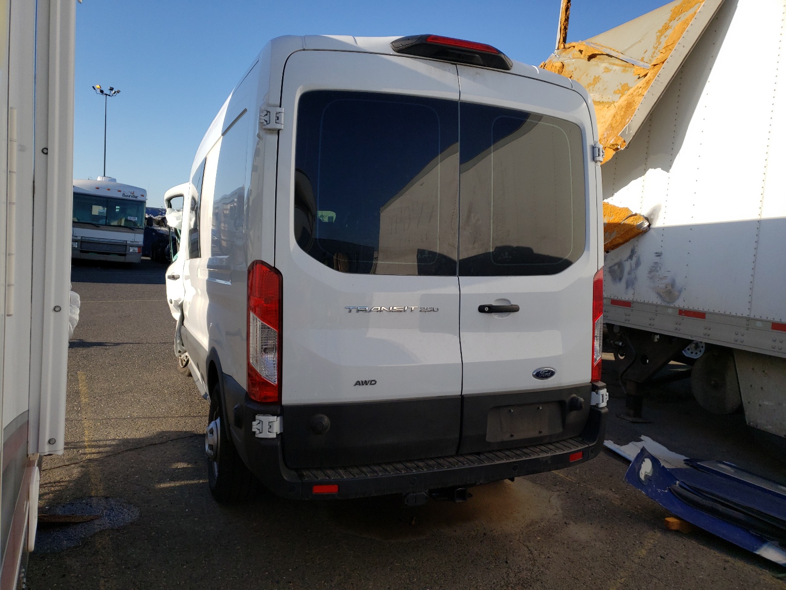 Zdjęcie 3 z aukcji – 2020 FORD TRANSIT T- z VIN 1FTBR2D87LKA84028