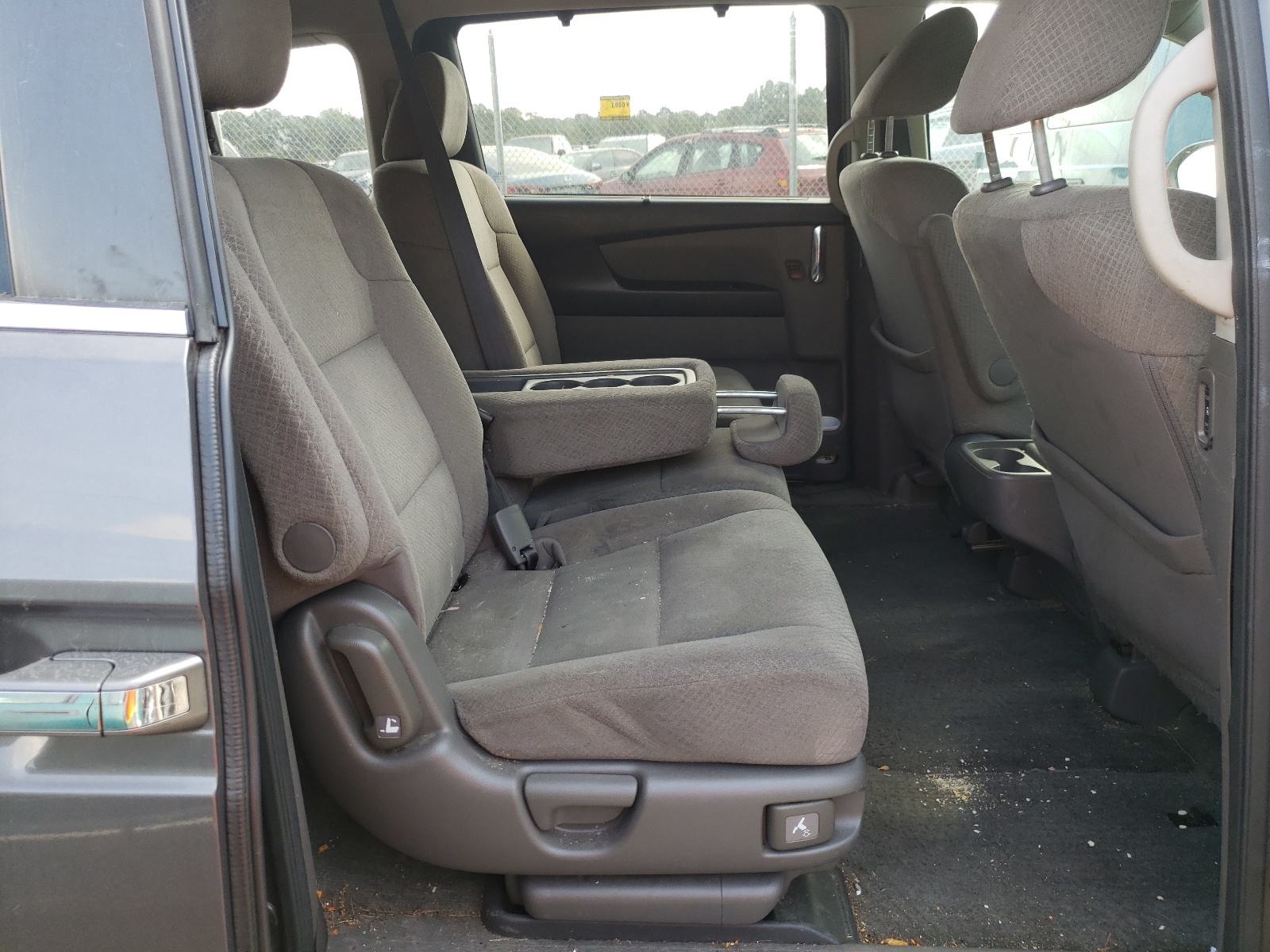 Photo 6 from auction – 2016 HONDA ODYSSEY SE with VIN 5FNRL5H33GB090153