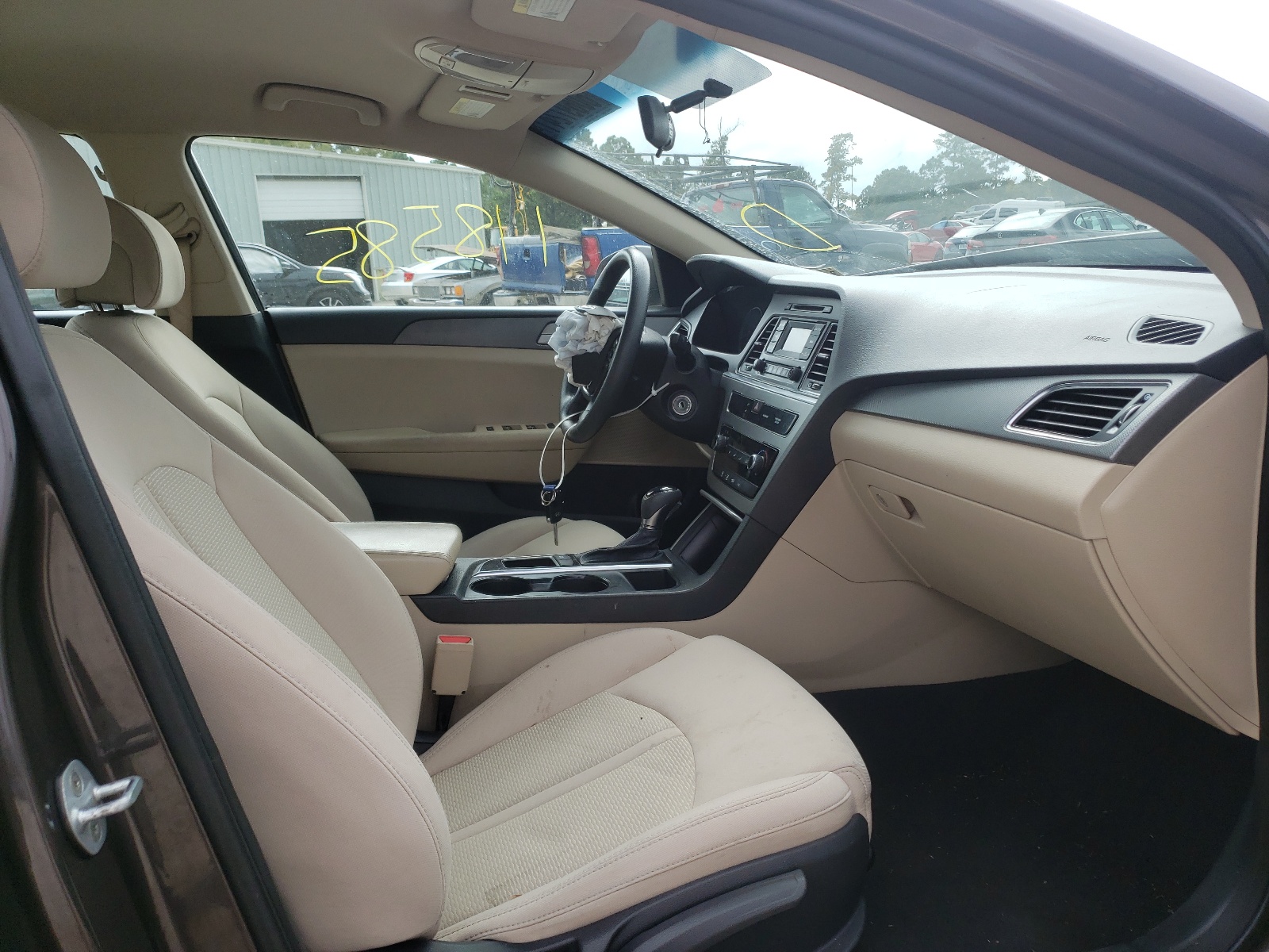 Photo 5 from auction – 2015 HYUNDAI SONATA SE with VIN 5NPE24AF7FH023409