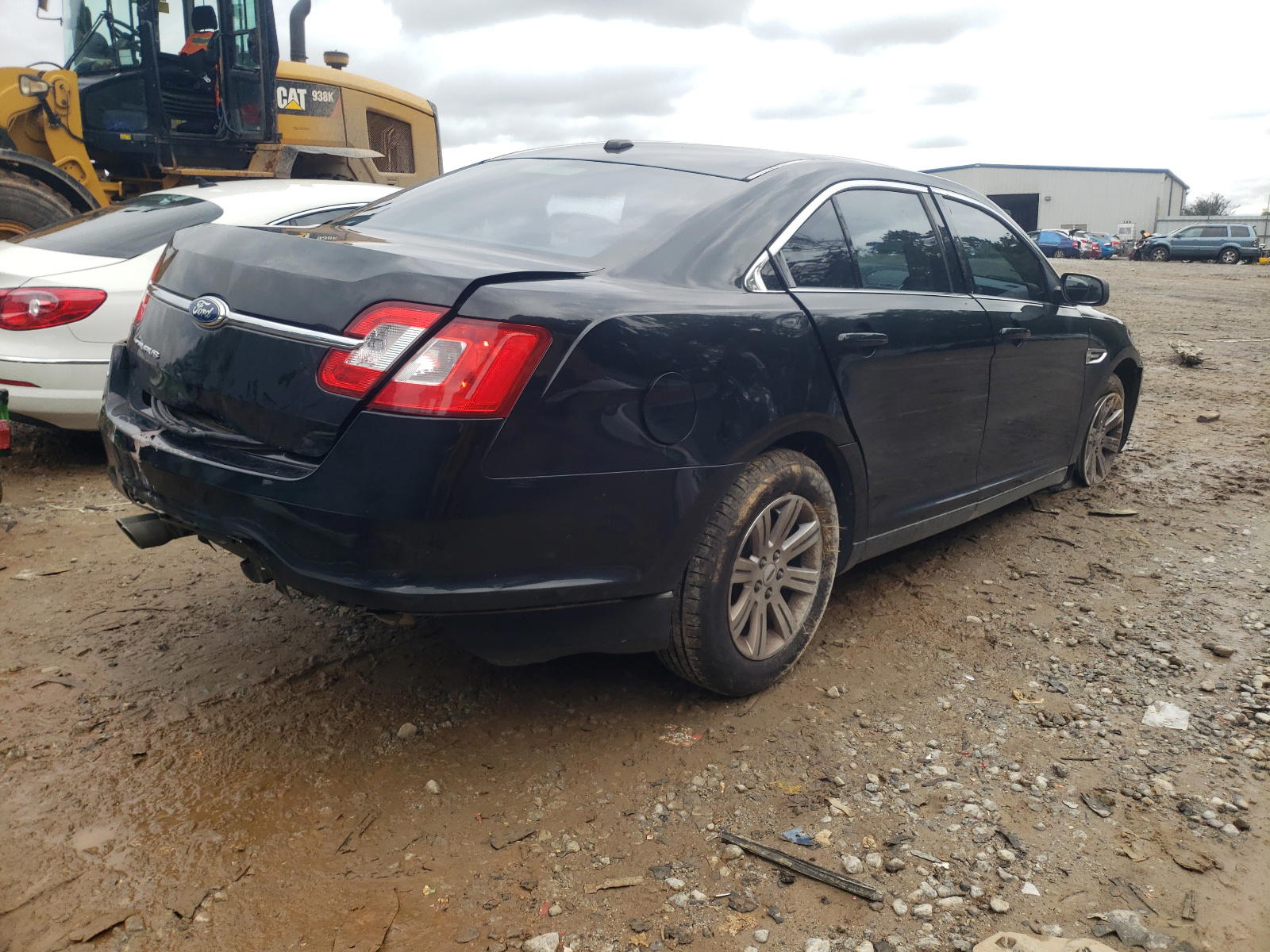 Photo 4 from auction – 2011 FORD TAURUS SE with VIN 1FAHP2DW8BG161236