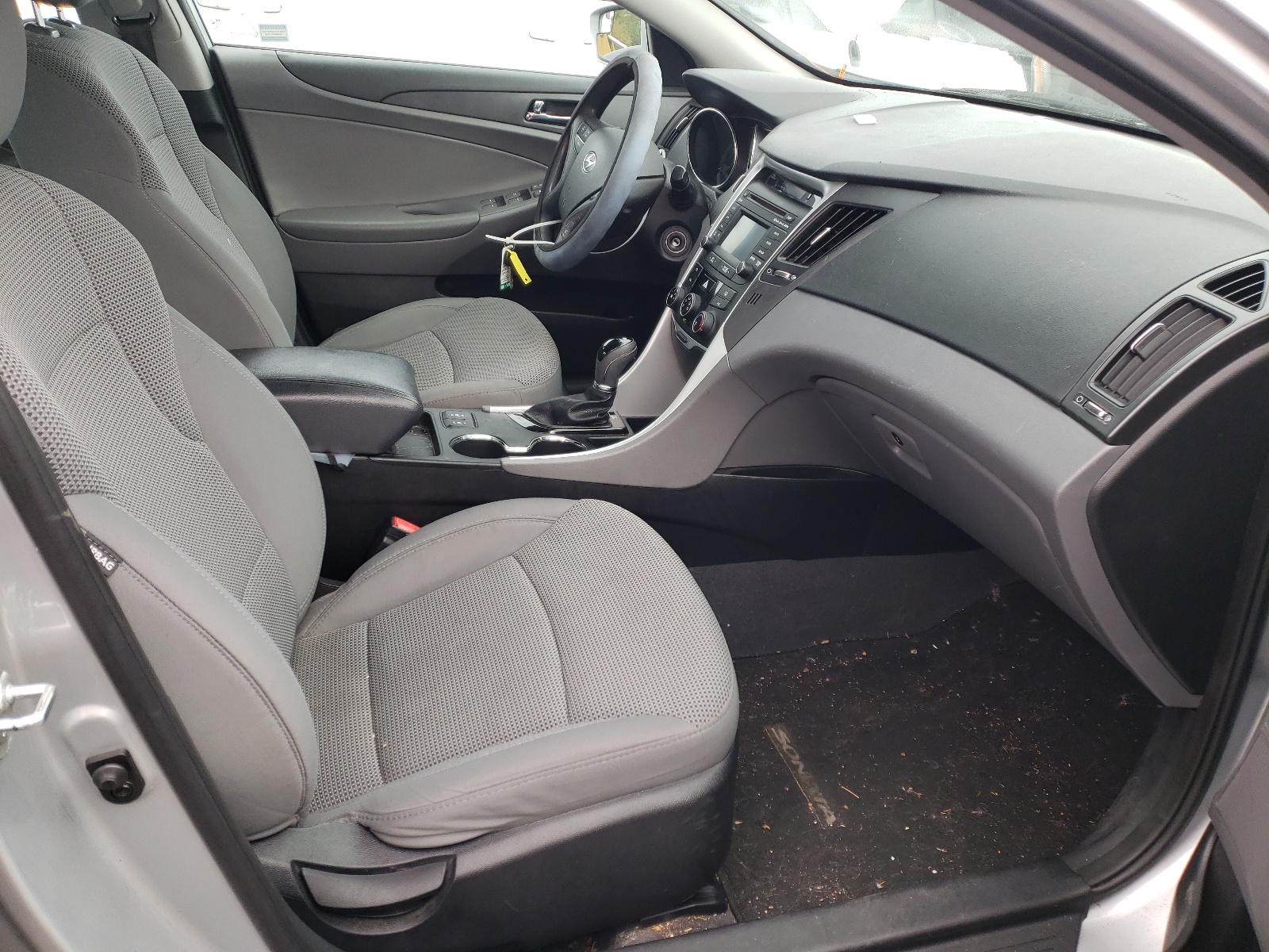 Photo 5 from auction – 2014 HYUNDAI SONATA GLS with VIN 5NPEB4AC9EH870923