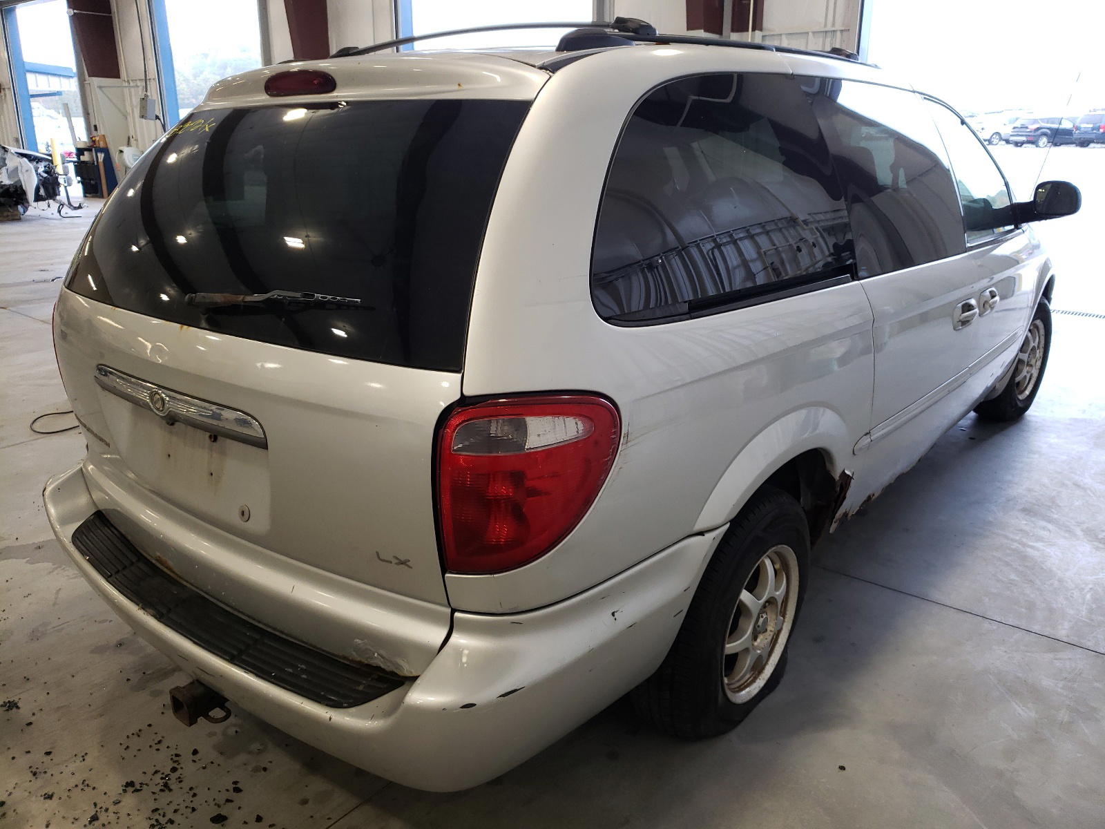 Photo 4 from auction – 2002 CHRYSLER TOWN & CNT with VIN 2C4GP44382R656557