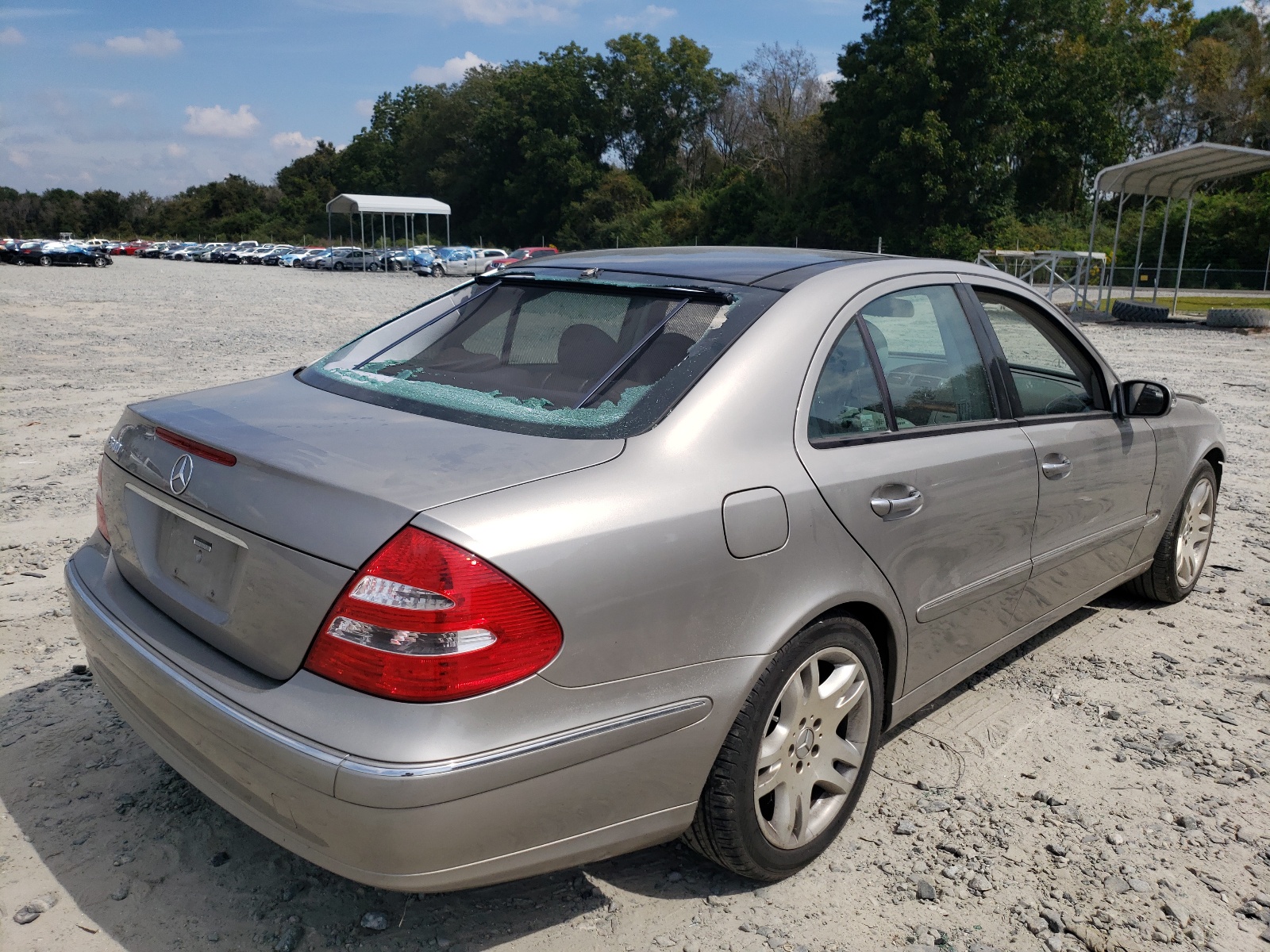 Photo 4 from auction – 2003 MERCEDES-BENZ E 500 with VIN WDBUF70J13A118752