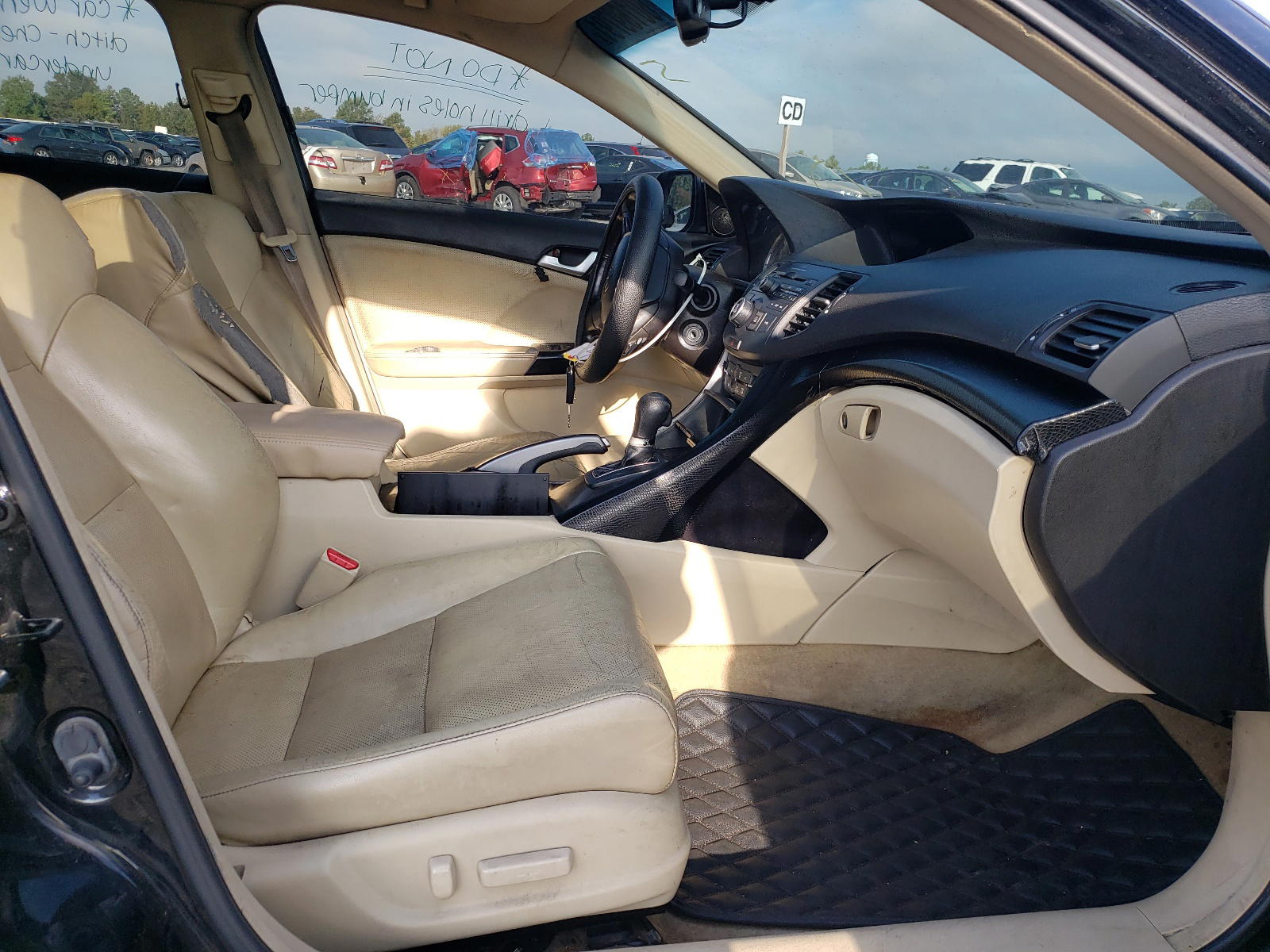 Photo 5 from auction – 2011 ACURA TSX with VIN JH4CU2F61BC007533