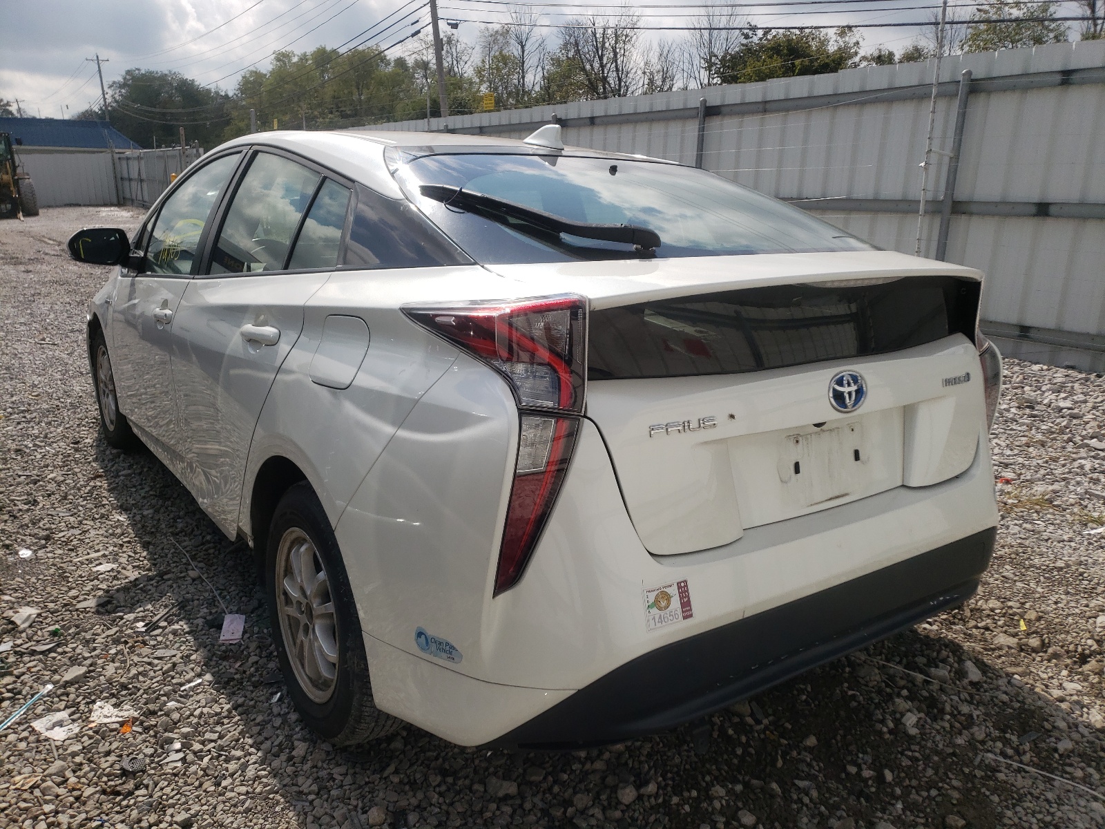 Photo 3 from auction – 2016 TOYOTA PRIUS with VIN JTDKARFU9G3513132