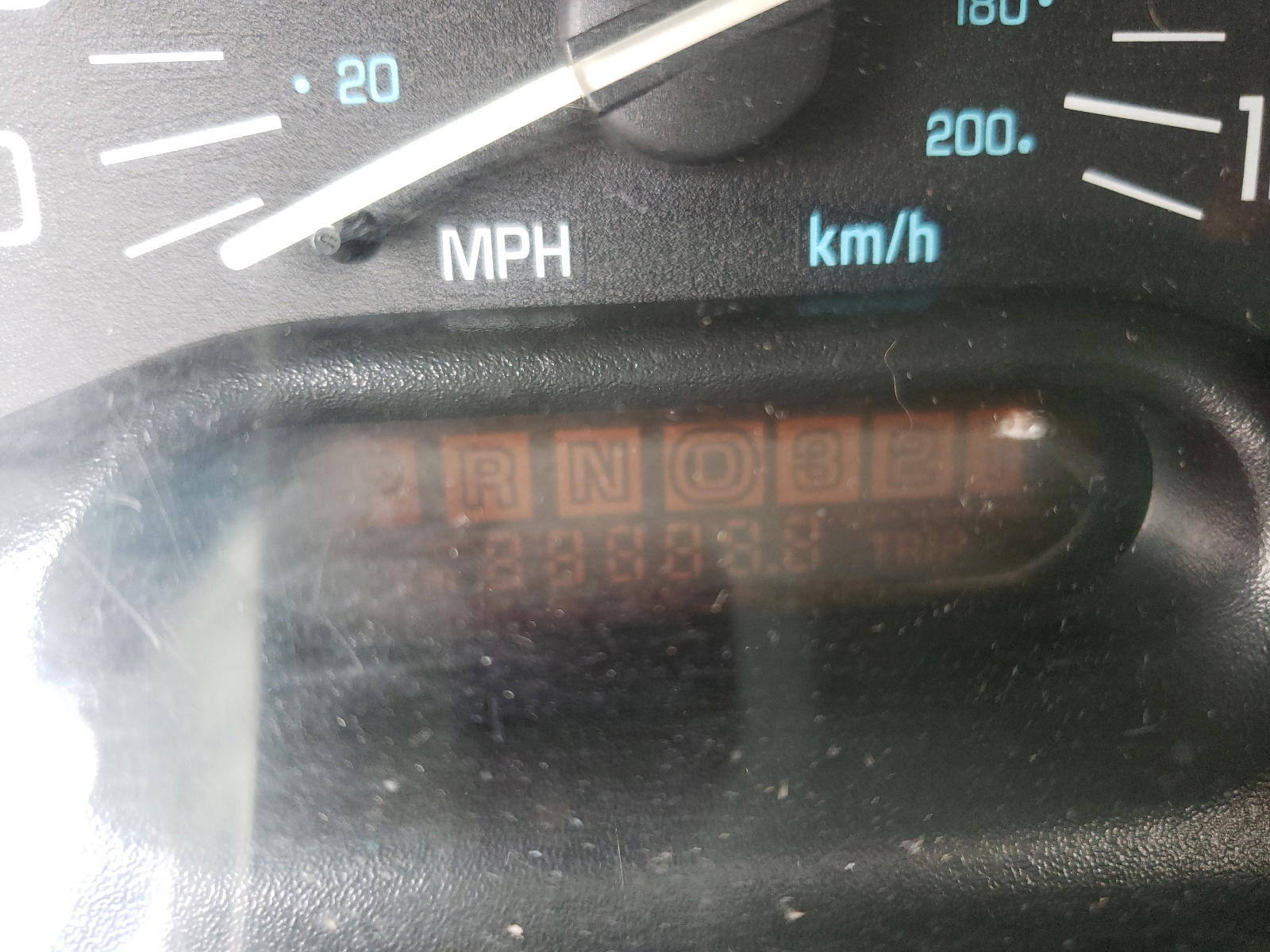 Photo 8 from auction – 2002 BUICK CENTURY with VIN 2G4WS52J121244136