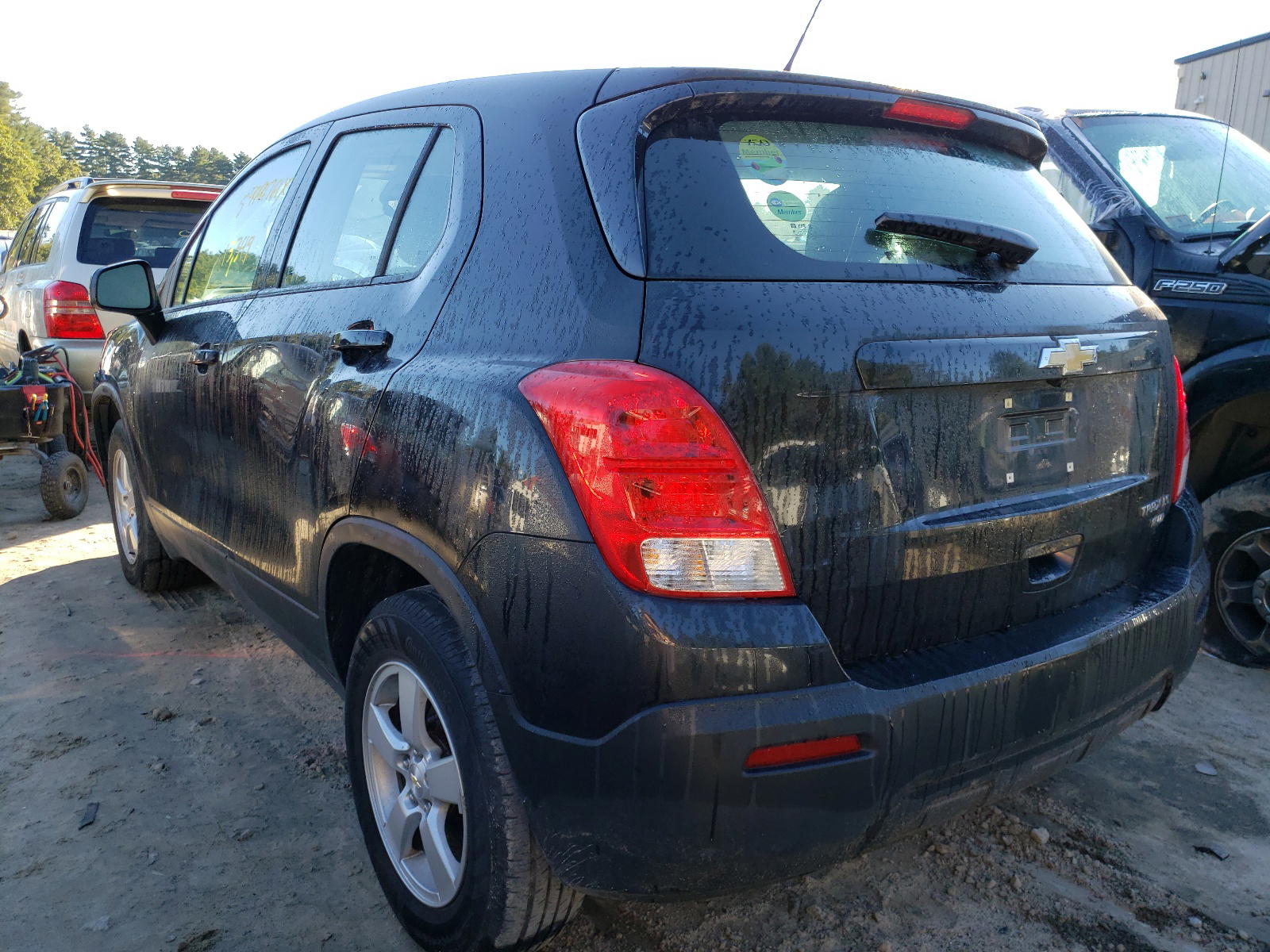 Photo 3 from auction – 2016 CHEVROLET TRAX LS with VIN KL7CJNSB9GB612909