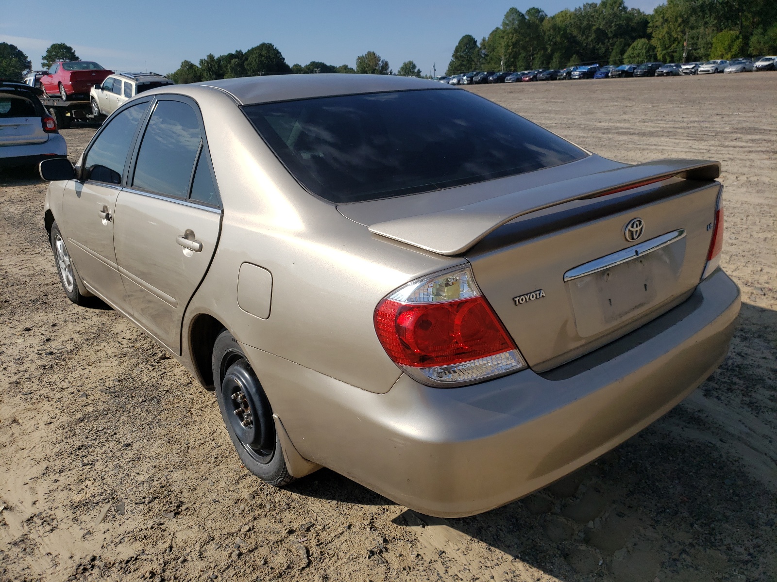 Photo 3 from auction – 2005 TOYOTA CAMRY LE with VIN 4T1BE32K25U055099