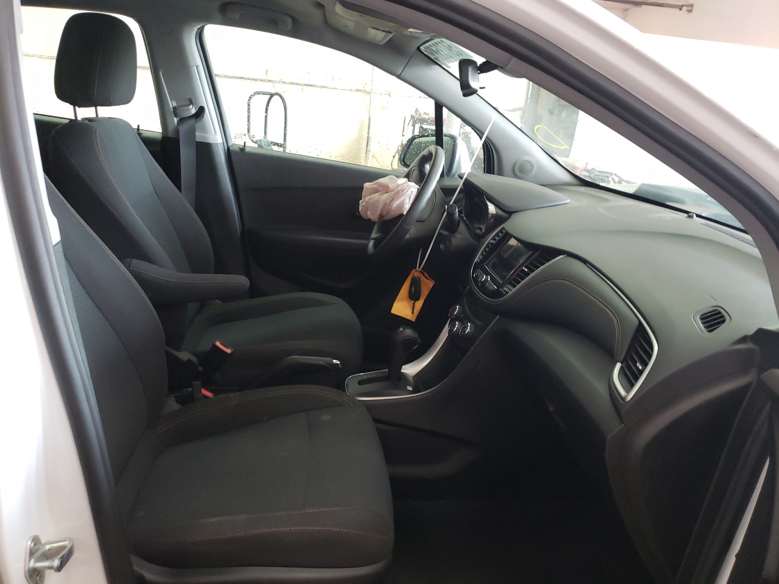 Zdjęcie 5 z aukcji – 2019 CHEVROLET TRAX LS z VIN 3GNCJNSB2KL358221