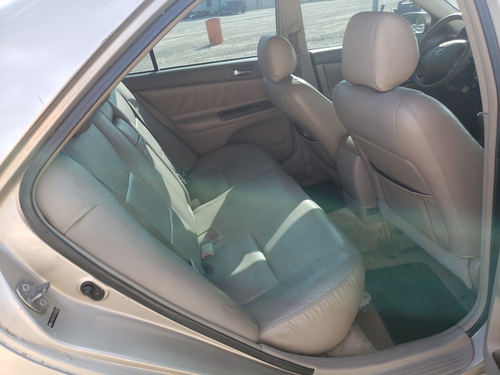 Photo 6 from auction – 2005 TOYOTA CAMRY LE with VIN 4T1BE32K25U055099