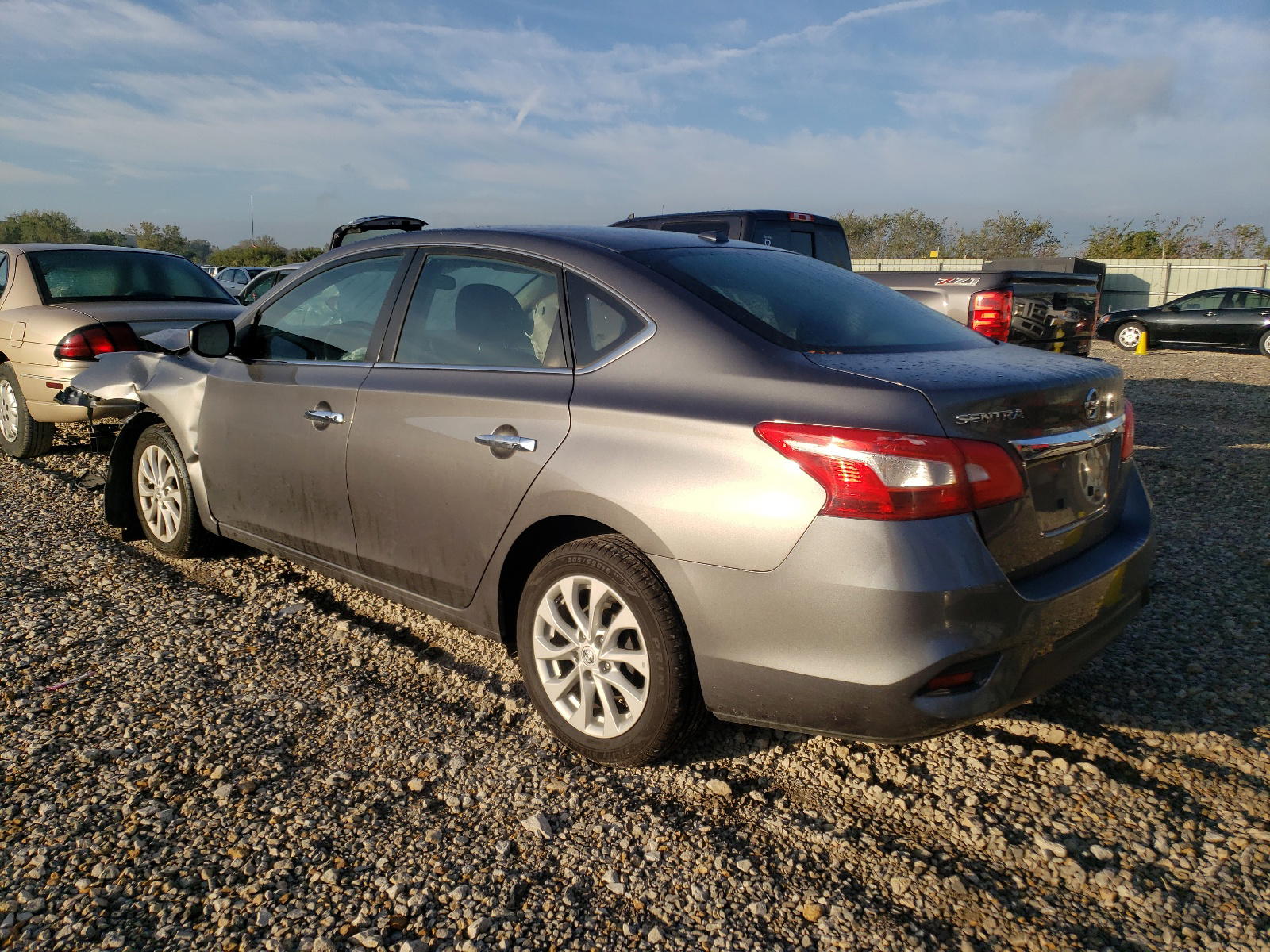 Photo 3 from auction – 2019 NISSAN SENTRA S with VIN 3N1AB7AP1KY372011