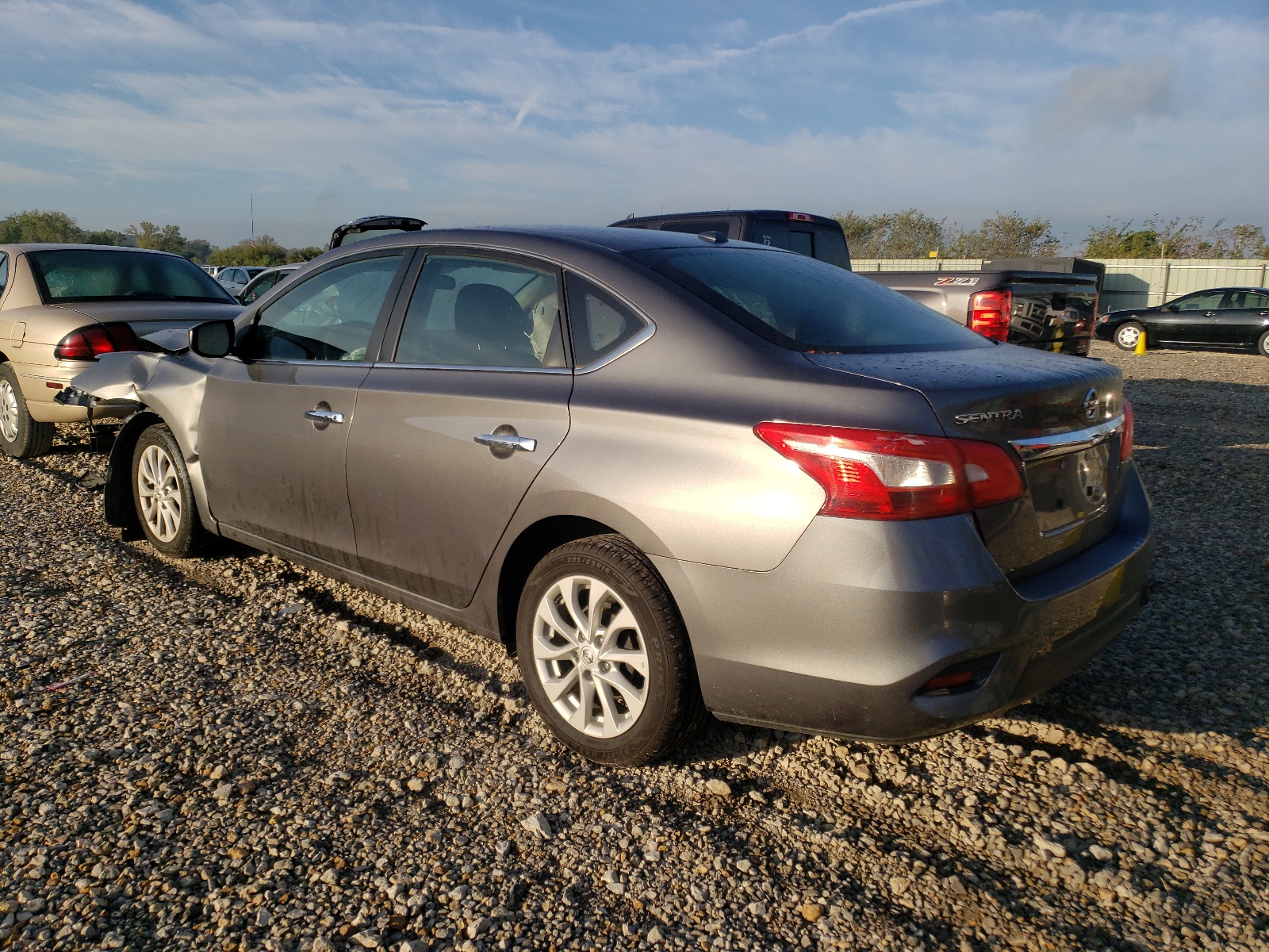 Zdjęcie 3 z aukcji – 2019 NISSAN SENTRA S z VIN 3N1AB7AP1KY372011