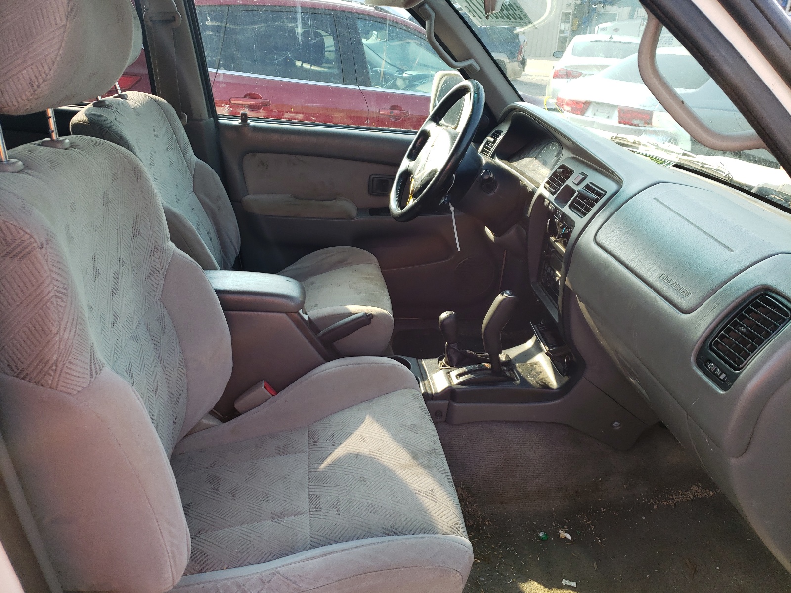 Photo 5 from auction – 2001 TOYOTA 4RUNNER SR with VIN JT3HN86R910352833