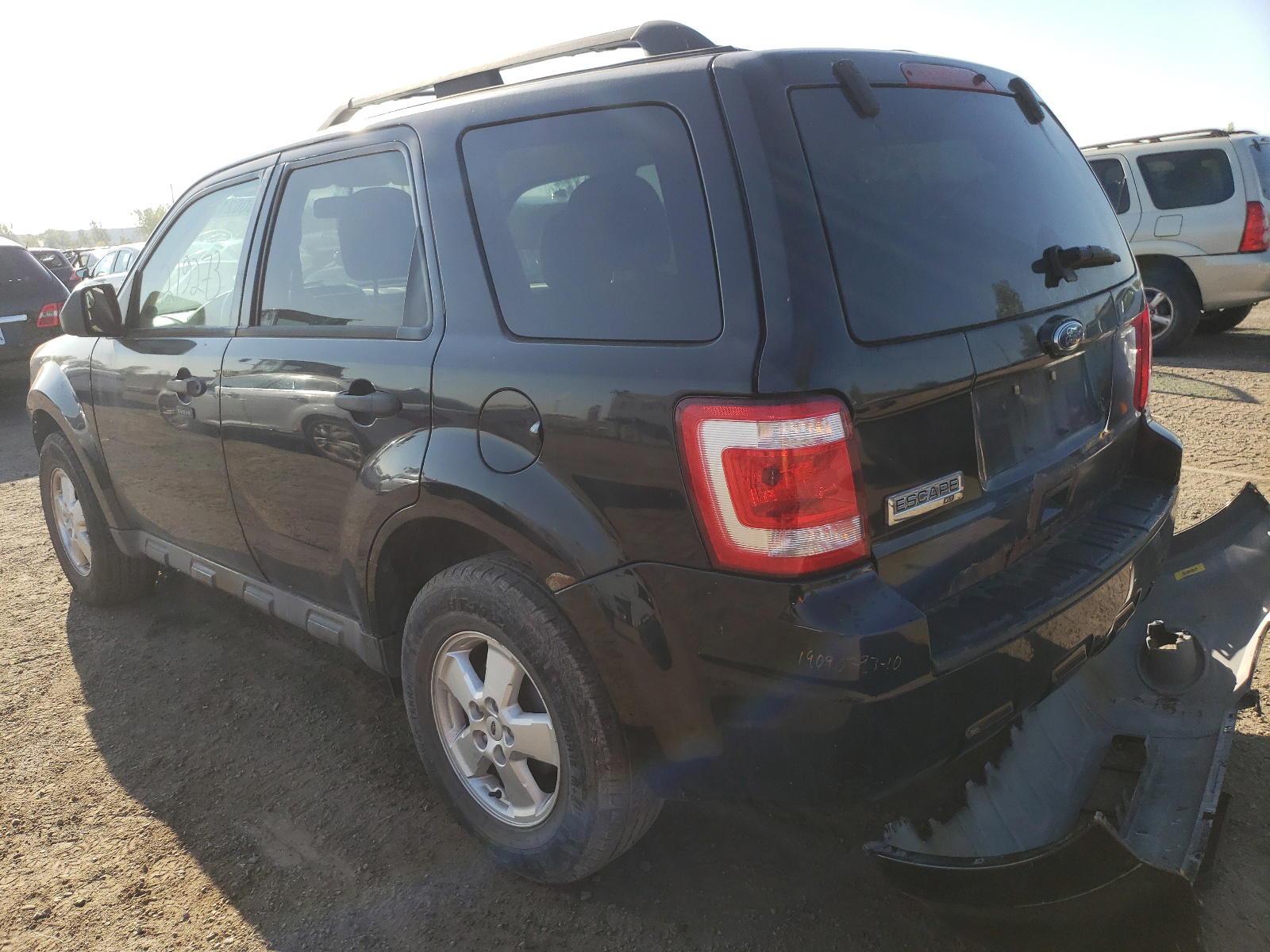 Photo 3 from auction – 2010 FORD ESCAPE XLT with VIN 1FMCU9D78AKB26153