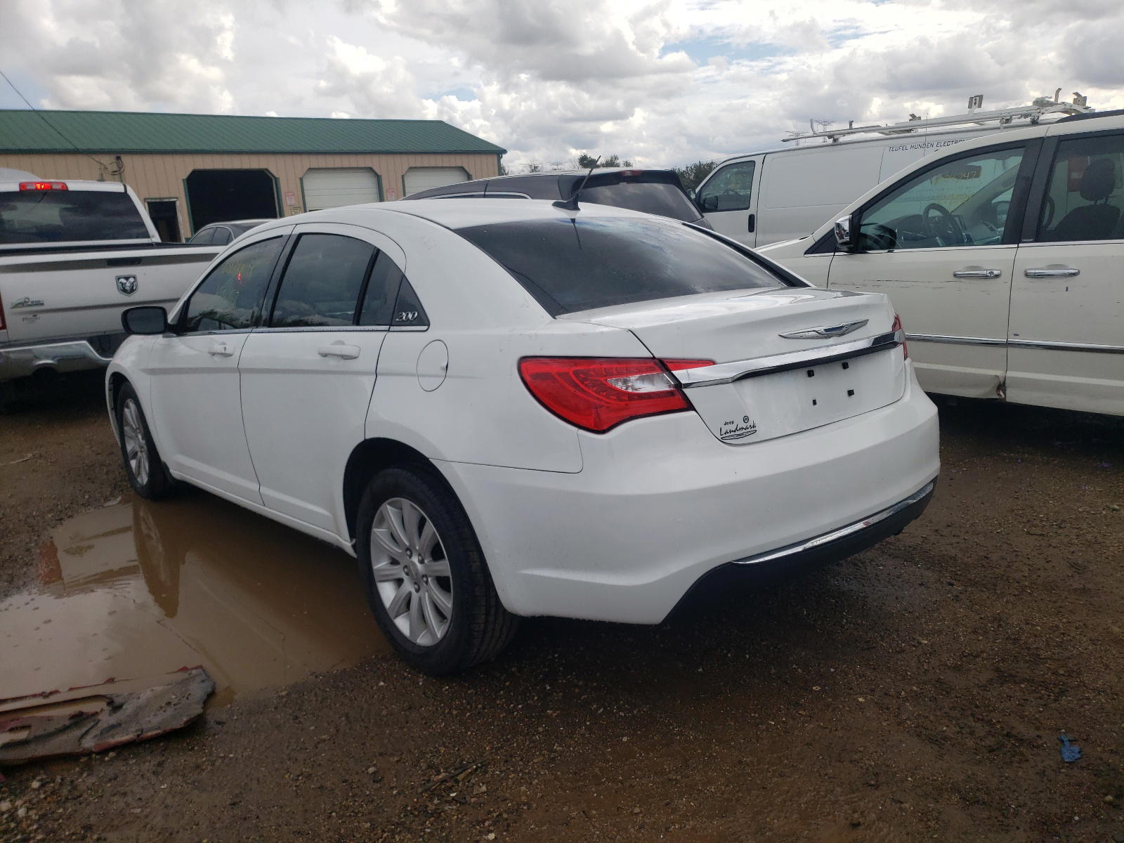 Photo 3 from auction – 2013 CHRYSLER 200 TOURIN with VIN 1C3CCBBB2DN575213