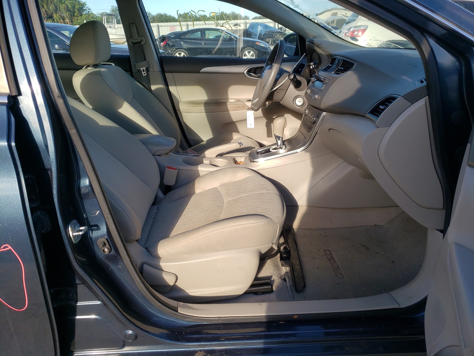 Photo 5 from auction – 2014 NISSAN SENTRA S with VIN 3N1AB7AP2EL683027