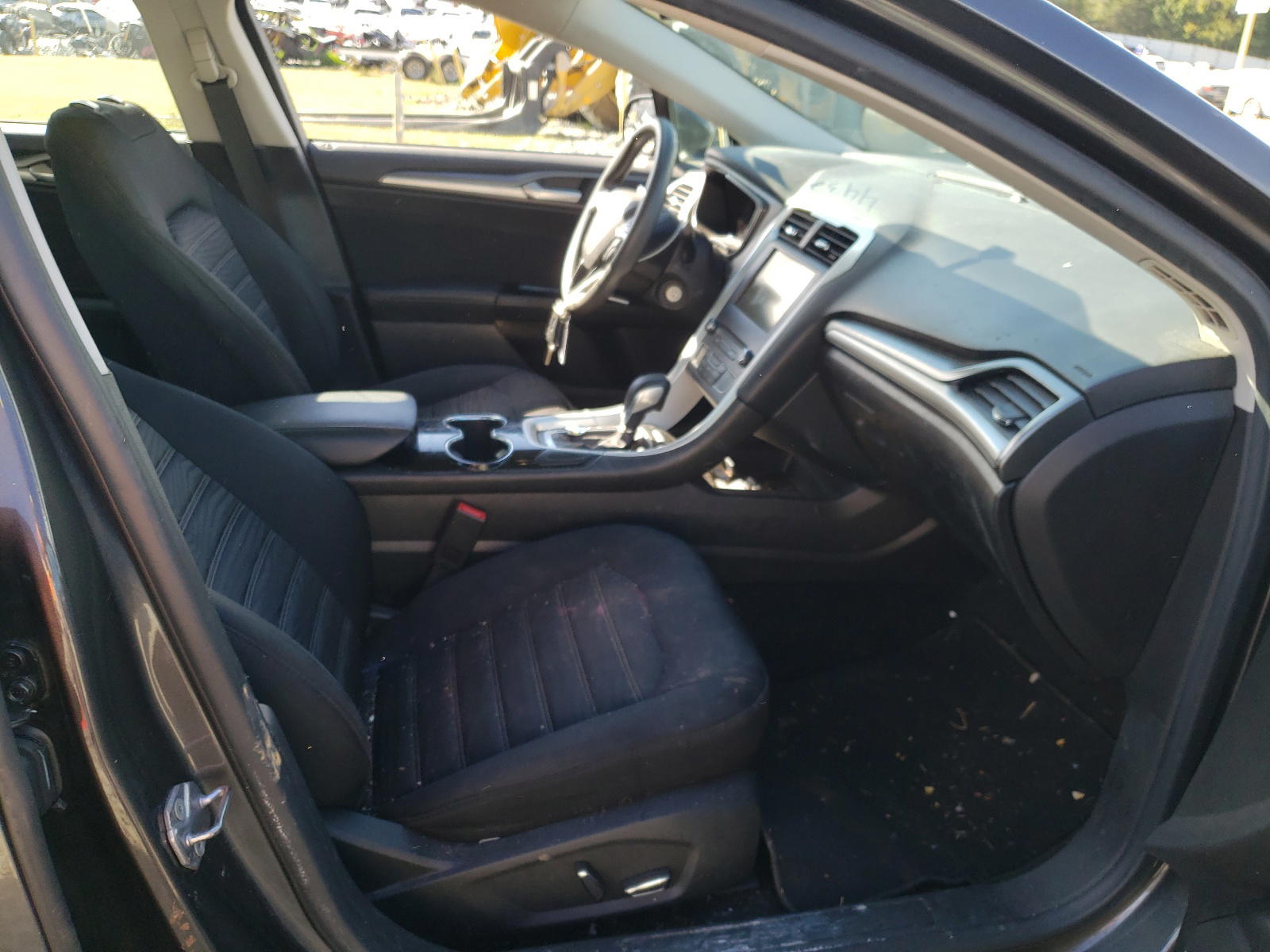 Photo 5 from auction – 2016 FORD FUSION SE with VIN 3FA6P0H76GR294432