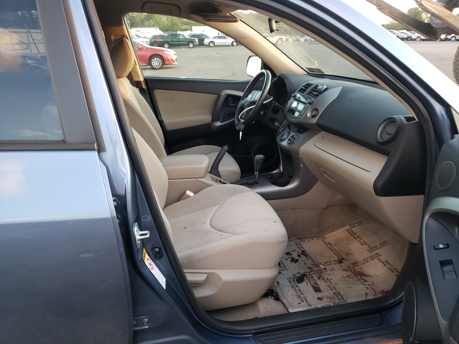 Photo 5 from auction – 2006 TOYOTA RAV4 LIMIT with VIN JTMZD31V166007018