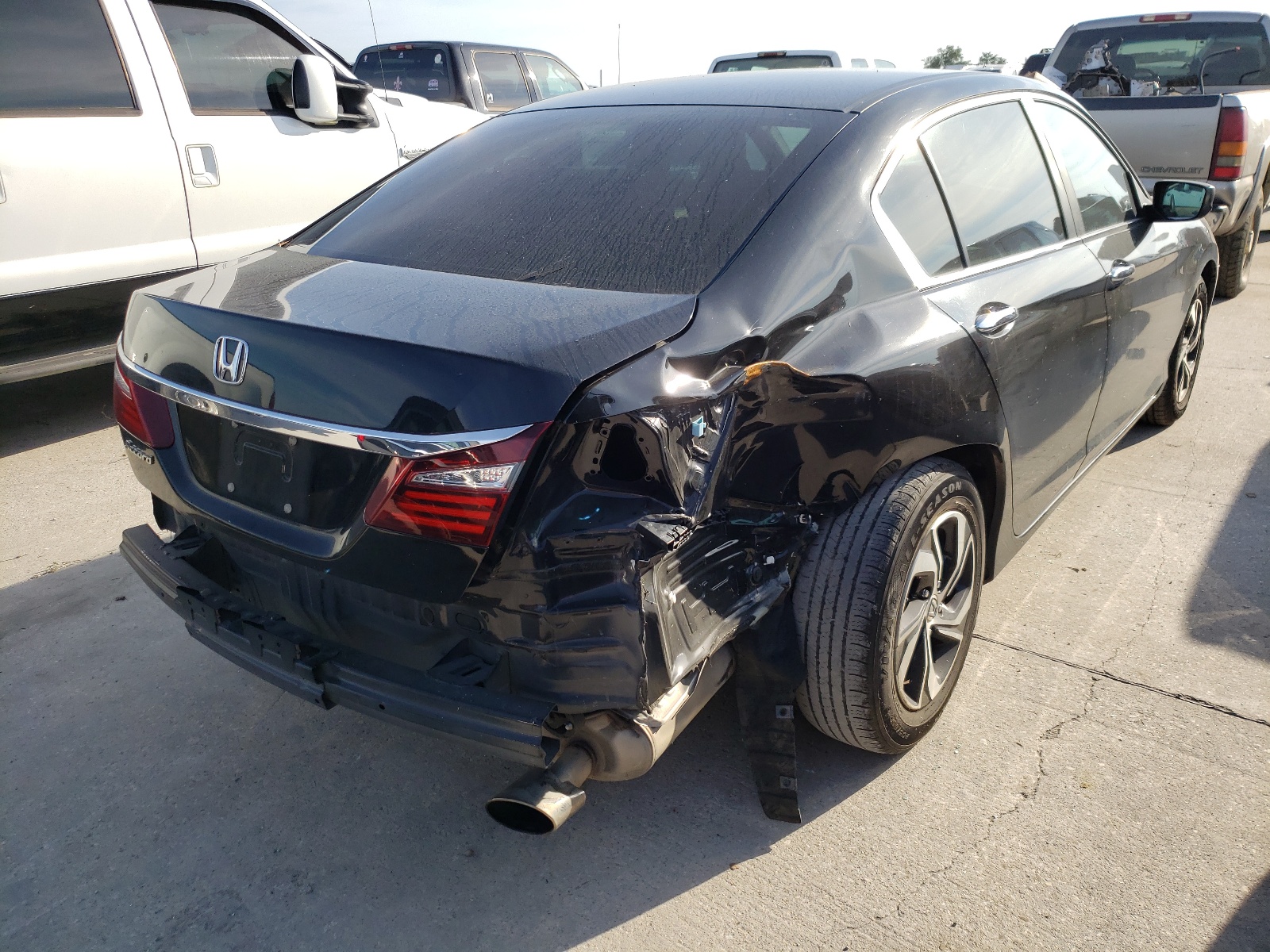 Photo 4 from auction – 2017 HONDA ACCORD LX with VIN 1HGCR2F34HA061925