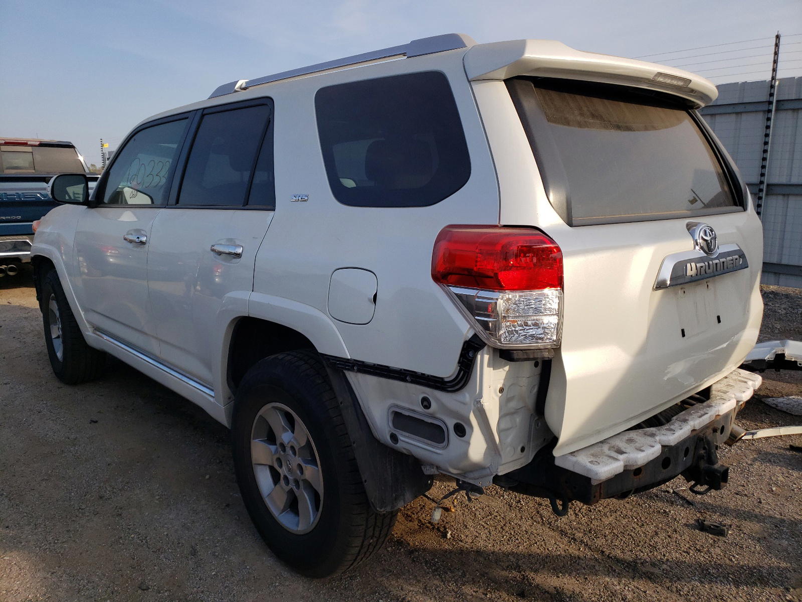 Photo 3 from auction – 2011 TOYOTA 4RUNNER SR with VIN JTEBU5JR7B5048216