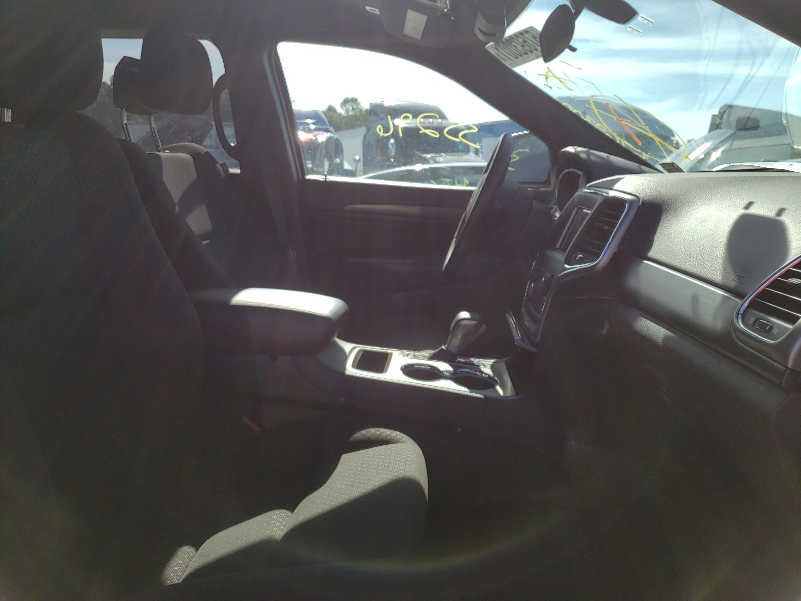 Photo 5 from auction – 2018 JEEP GRAND CHER with VIN 1C4RJFAG0JC203604