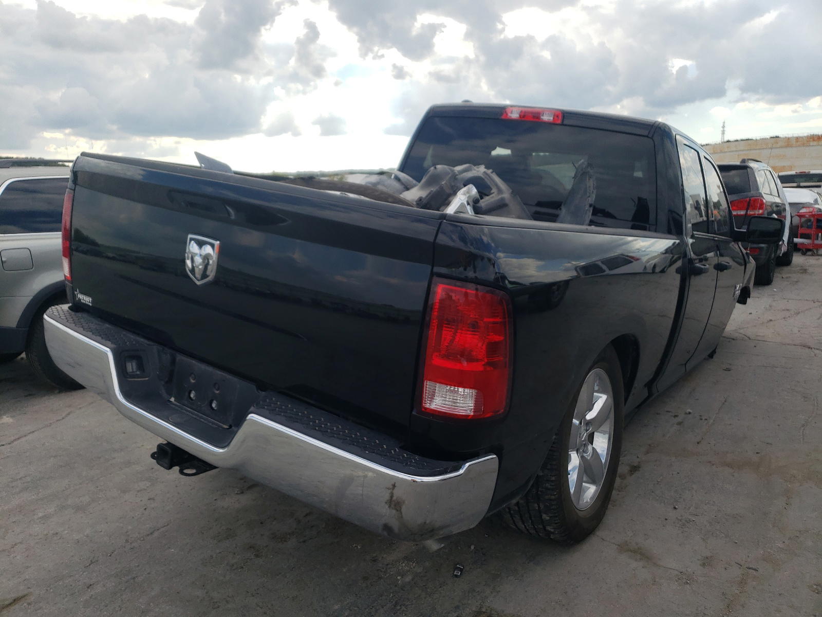 Photo 16 from auction – 2019 RAM 1500 CLASS with VIN 1C6RR6FG6KS628082