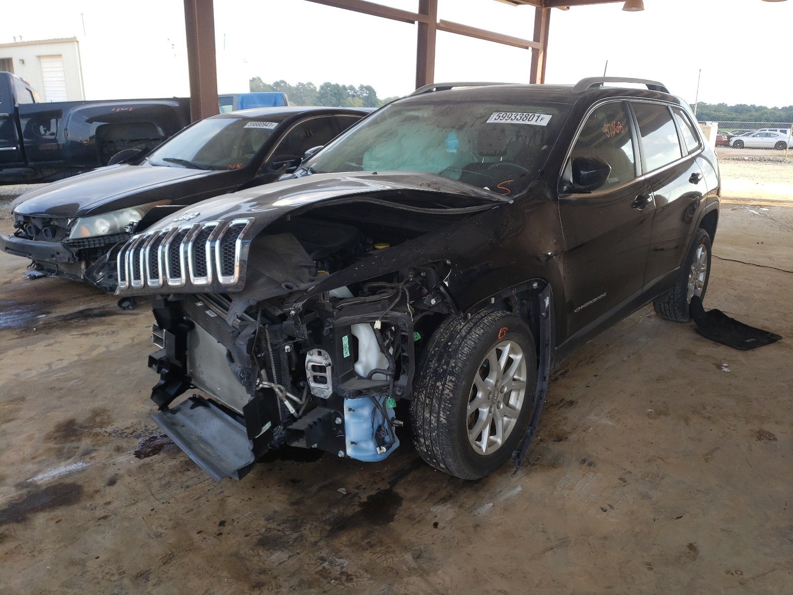 Photo 2 from auction – 2017 JEEP CHEROKEE L with VIN 1C4PJLCB1HW640401