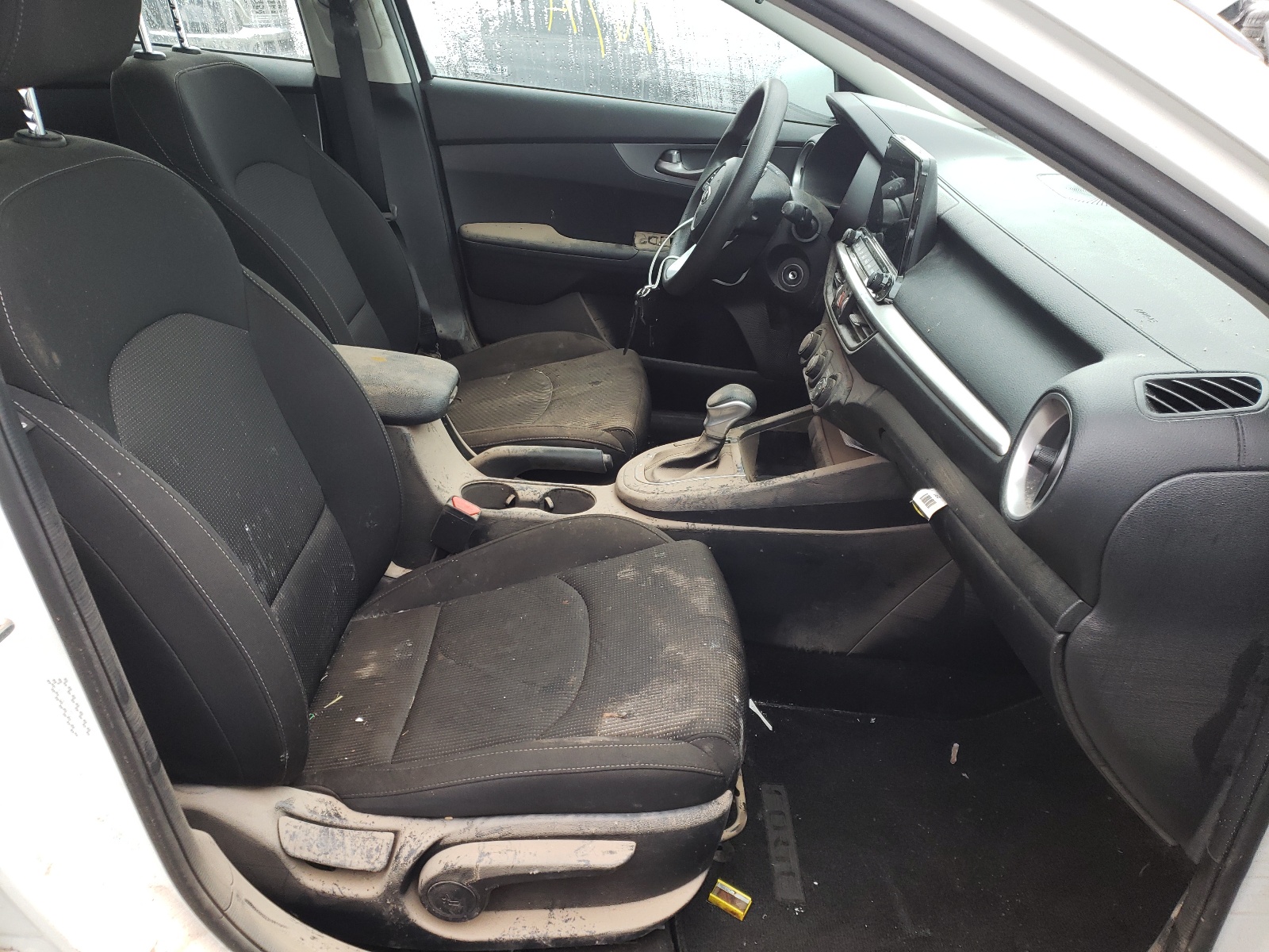 Photo 5 from auction – 2021 KIA FORTE FE with VIN 3KPF24AD5ME287121