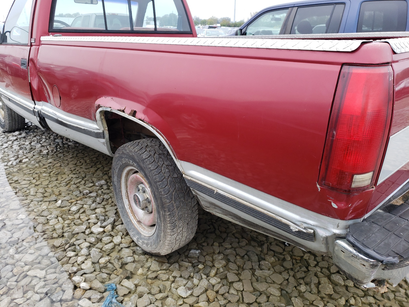 Photo 9 from auction – 1990 GMC SIERRA C25 with VIN 1GTFC24KXLE548152