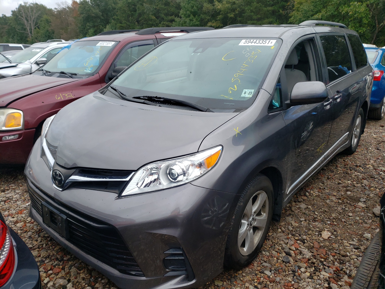 Photo 2 from auction – 2018 TOYOTA SIENNA LE with VIN 5TDKZ3DC8JS958242