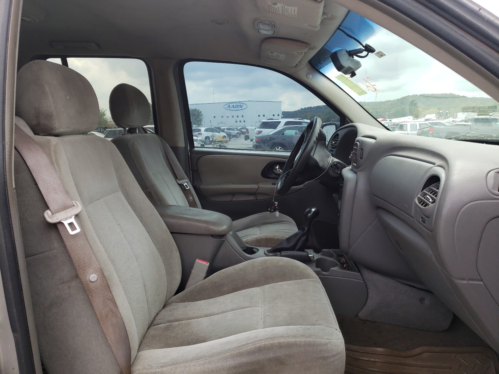 Photo 5 from auction – 2005 CHEVROLET TRAILBLAZE with VIN 1GNDT13S652240071
