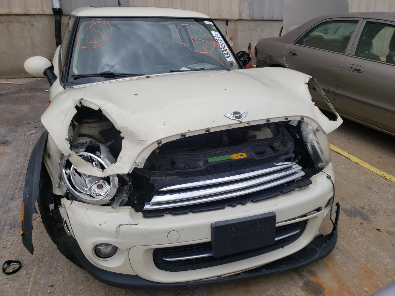 Photo 9 from auction – 2011 MINI COOPER with VIN WMWSU3C55BT093344