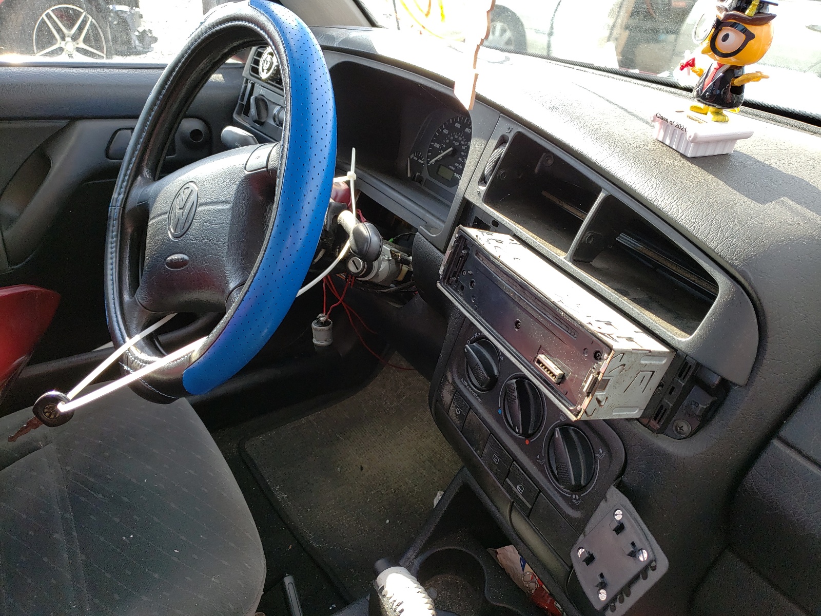 Photo 5 from auction – 1997 VOLKSWAGEN JETTA GL with VIN 3VWRA81H2VM082841