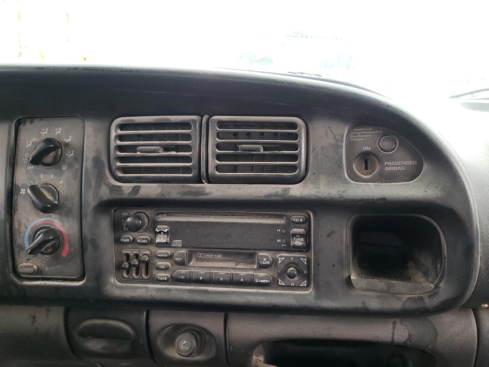 Photo 9 from auction – 2002 DODGE RAM 3500 with VIN 3B7MF36602M252117