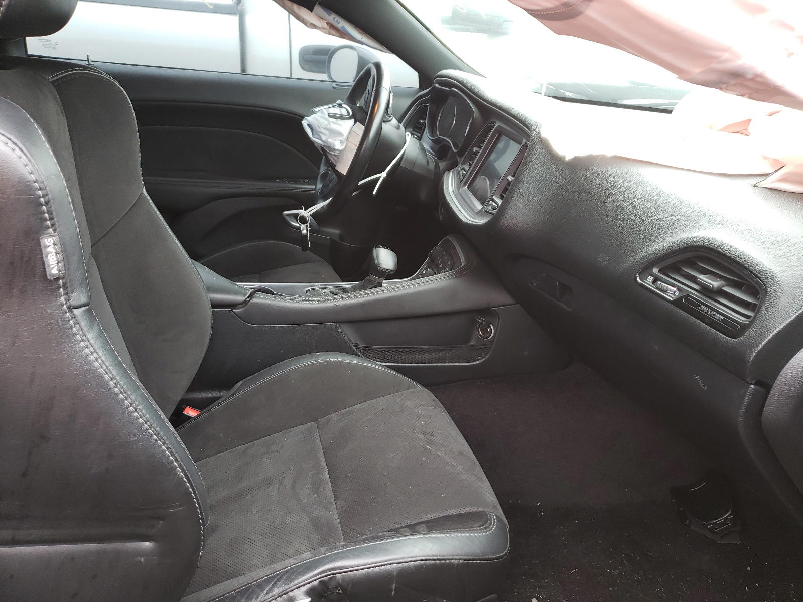 Photo 5 from auction – 2017 DODGE CHALLENGER with VIN 2C3CDZFJ1HH666401