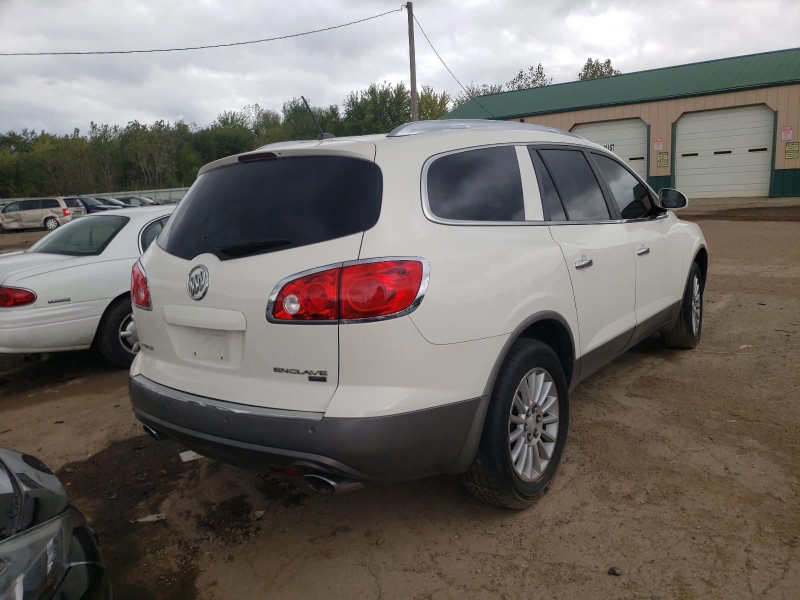Photo 4 from auction – 2008 BUICK ENCLAVE CX with VIN 5GAEV237X8J168182