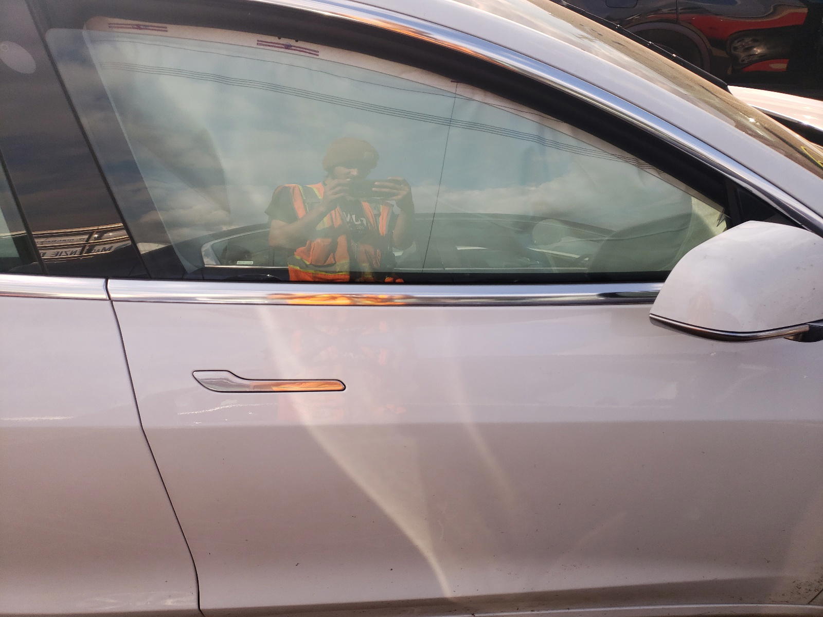 Photo 5 from auction – 2019 TESLA MODEL 3 with VIN 5YJ3E1EB6KF493170