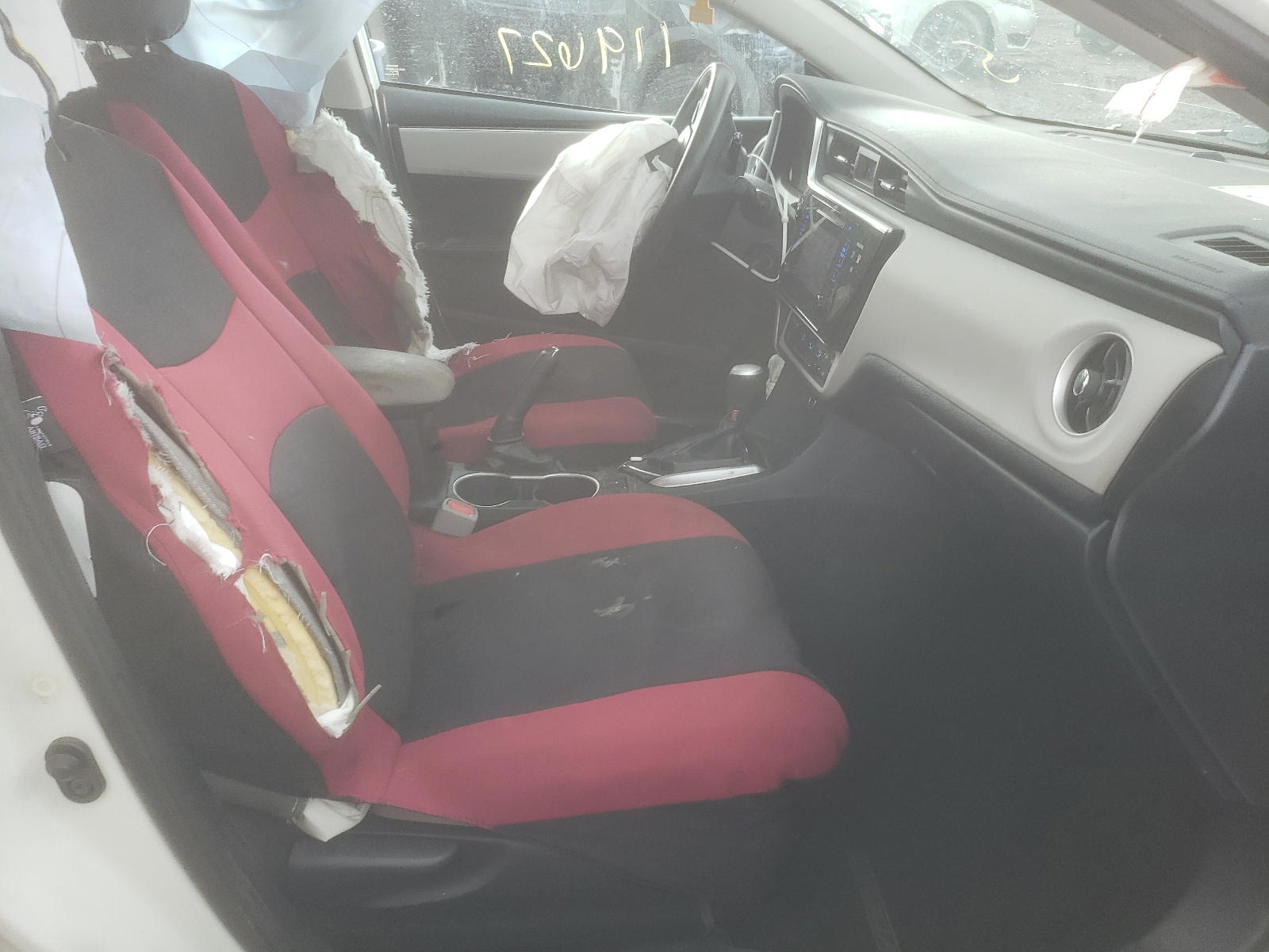 Photo 5 from auction – 2017 TOYOTA COROLLA L with VIN 2T1BURHEXHC776851