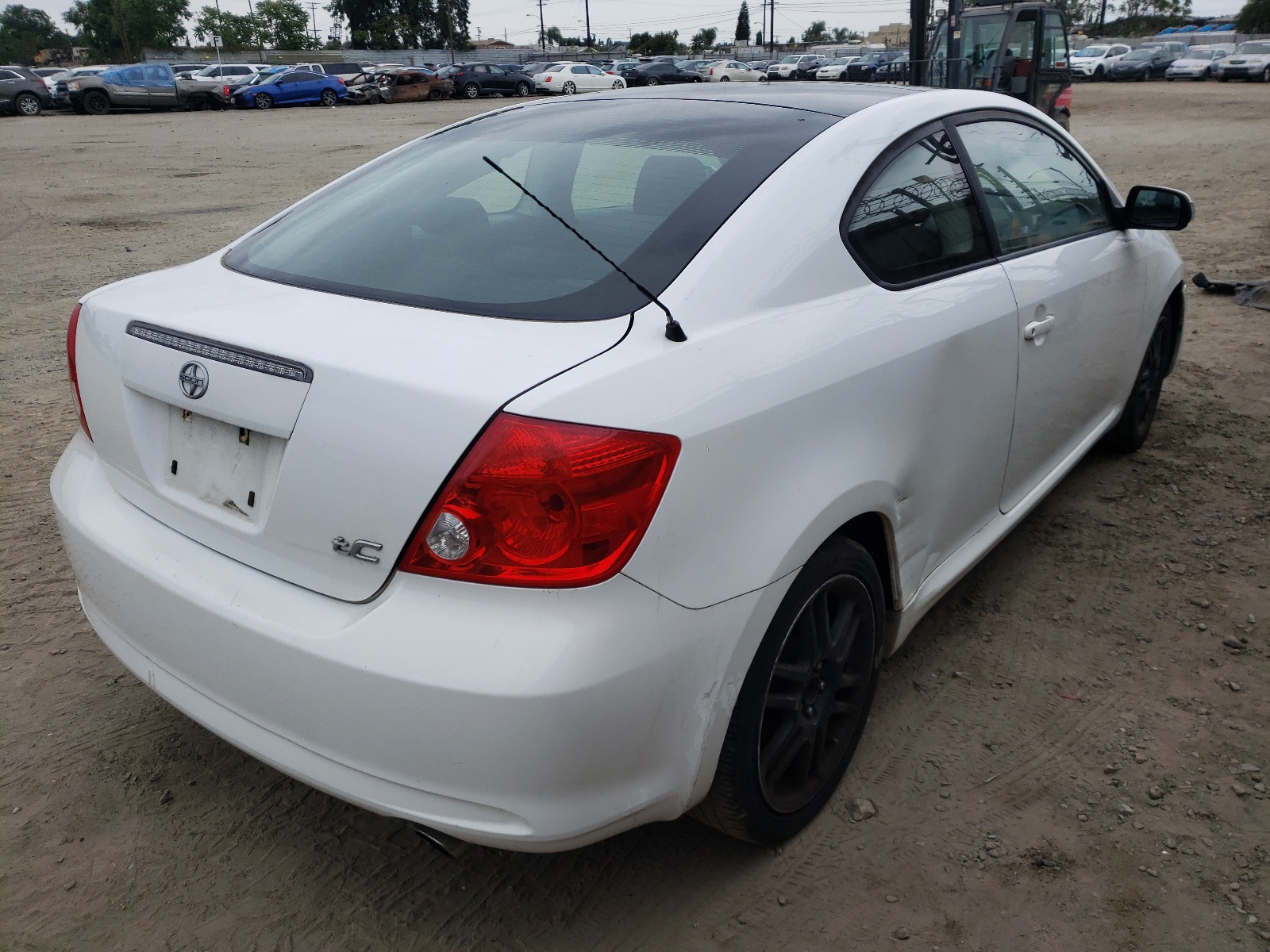 Photo 4 from auction – 2007 TOYOTA SCION TC with VIN JTKDE177270177762