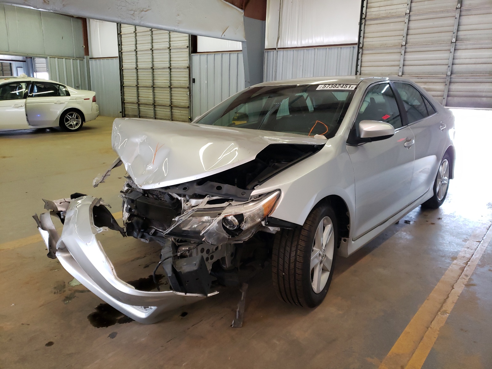 Photo 2 from auction – 2014 TOYOTA CAMRY L with VIN 4T1BF1FKXEU829904