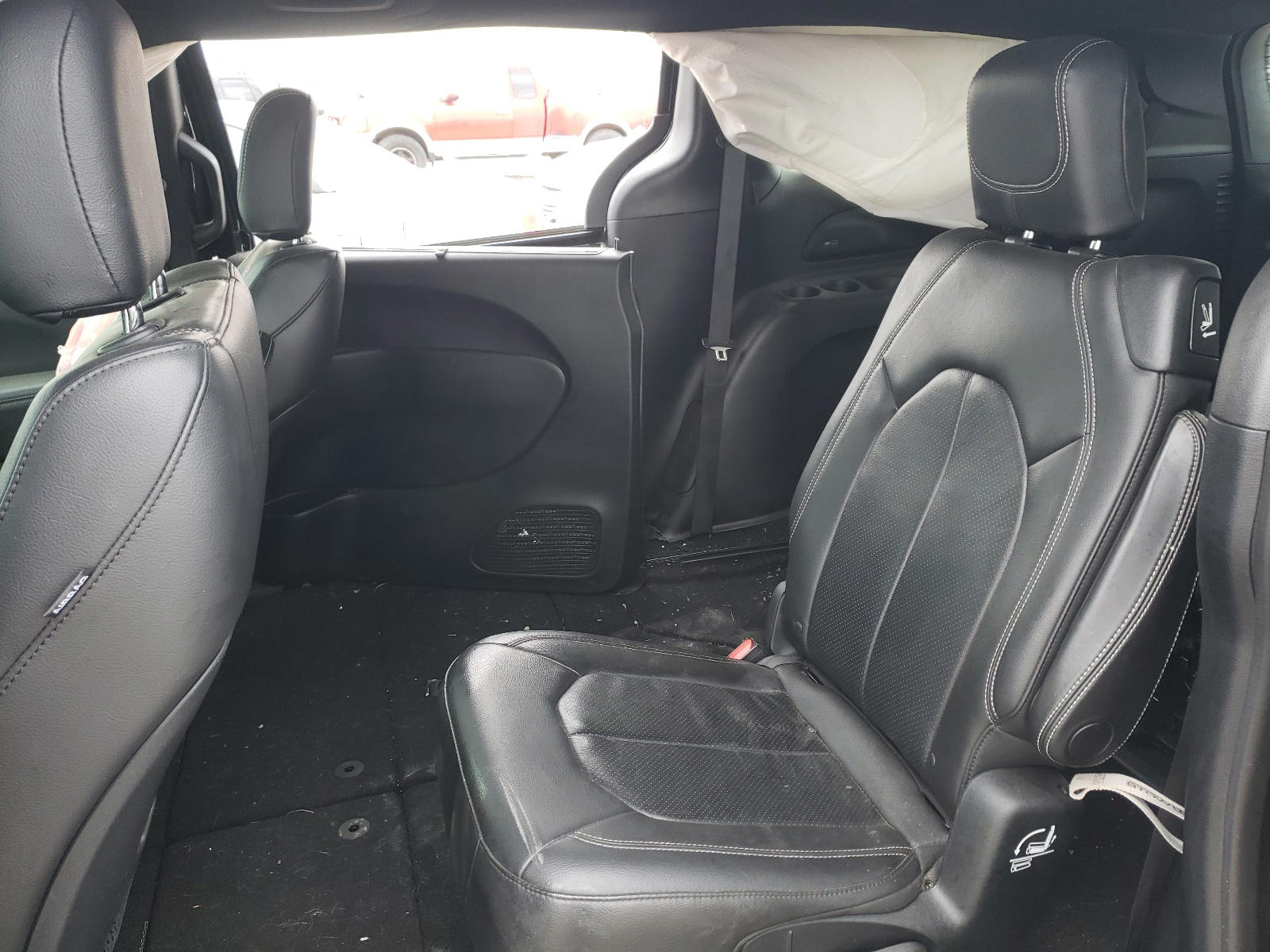Photo 6 from auction – 2018 CHRYSLER PACIFICA T with VIN 2C4RC1BG4JR157066