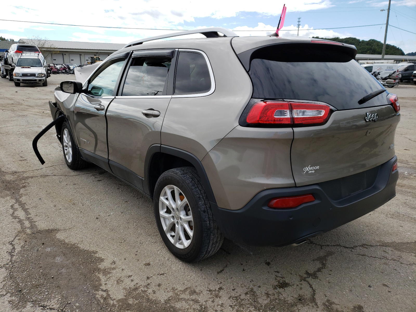 Photo 3 from auction – 2017 JEEP CHEROKEE with VIN 1C4PJLCB4HW560140