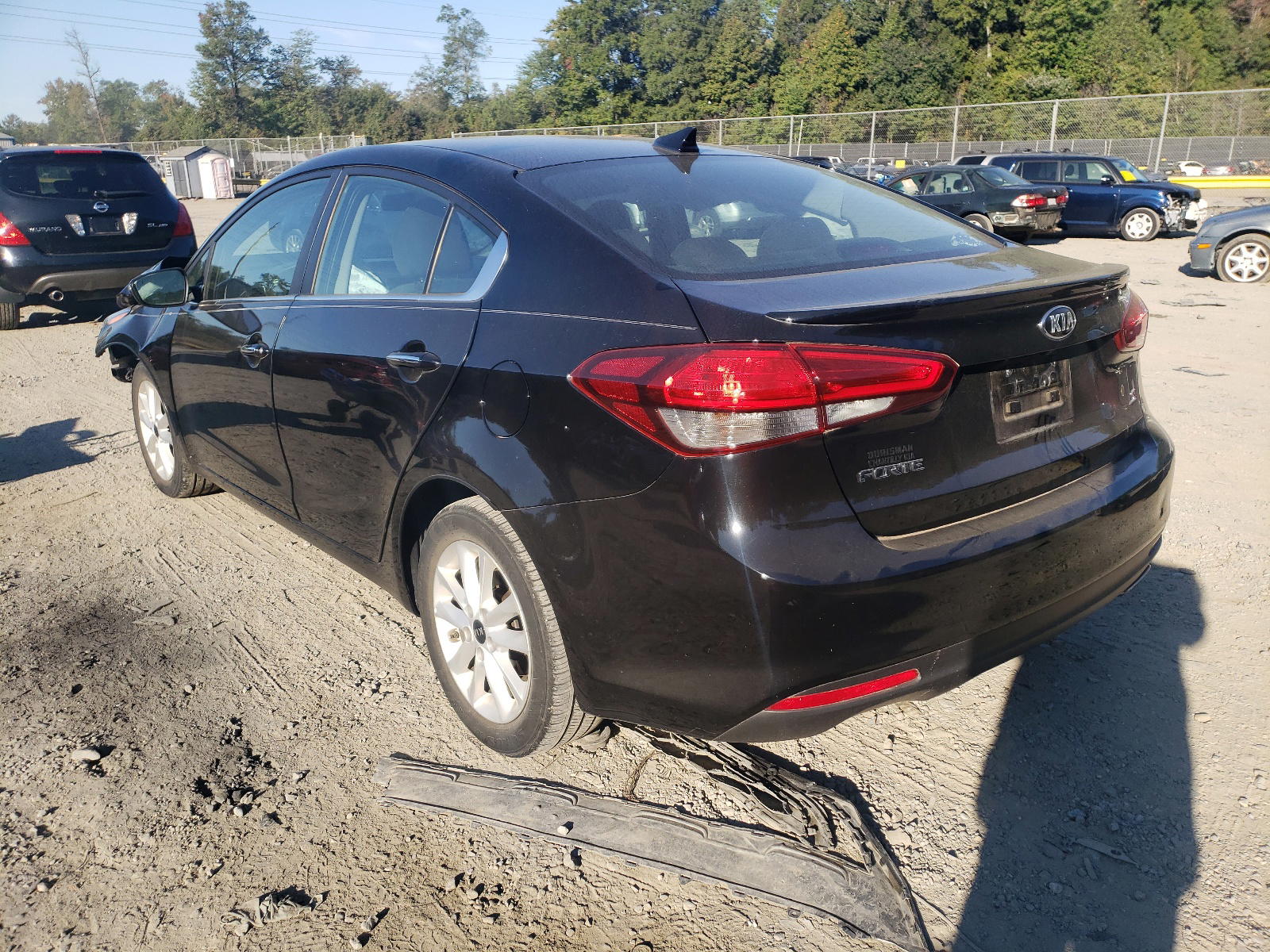 Photo 3 from auction – 2017 KIA FORTE LX with VIN 3KPFL4A71HE121563