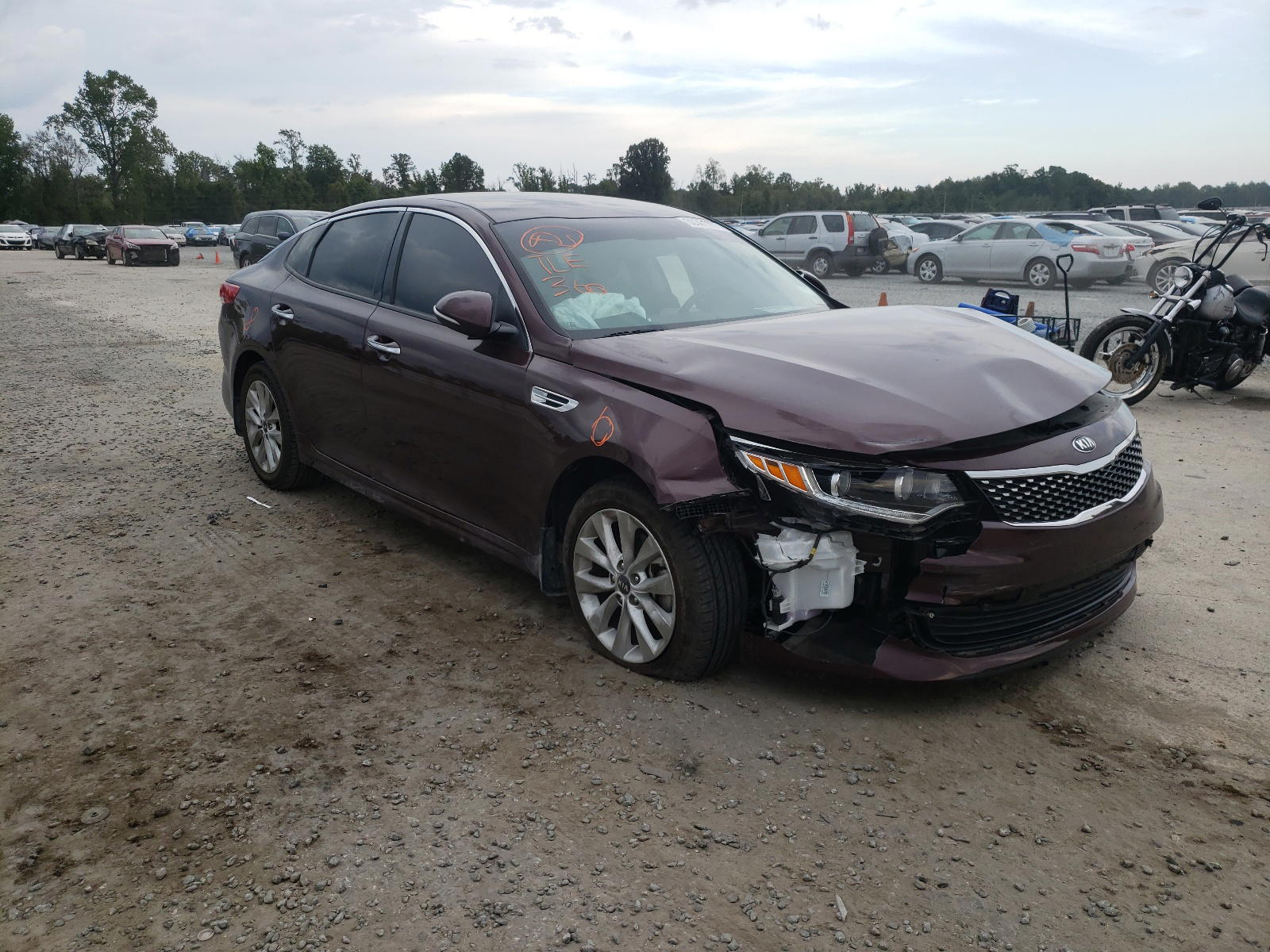 KIA OPTIMA 2016 with VIN 5XXGU4L39GG119285 - Photo from auction